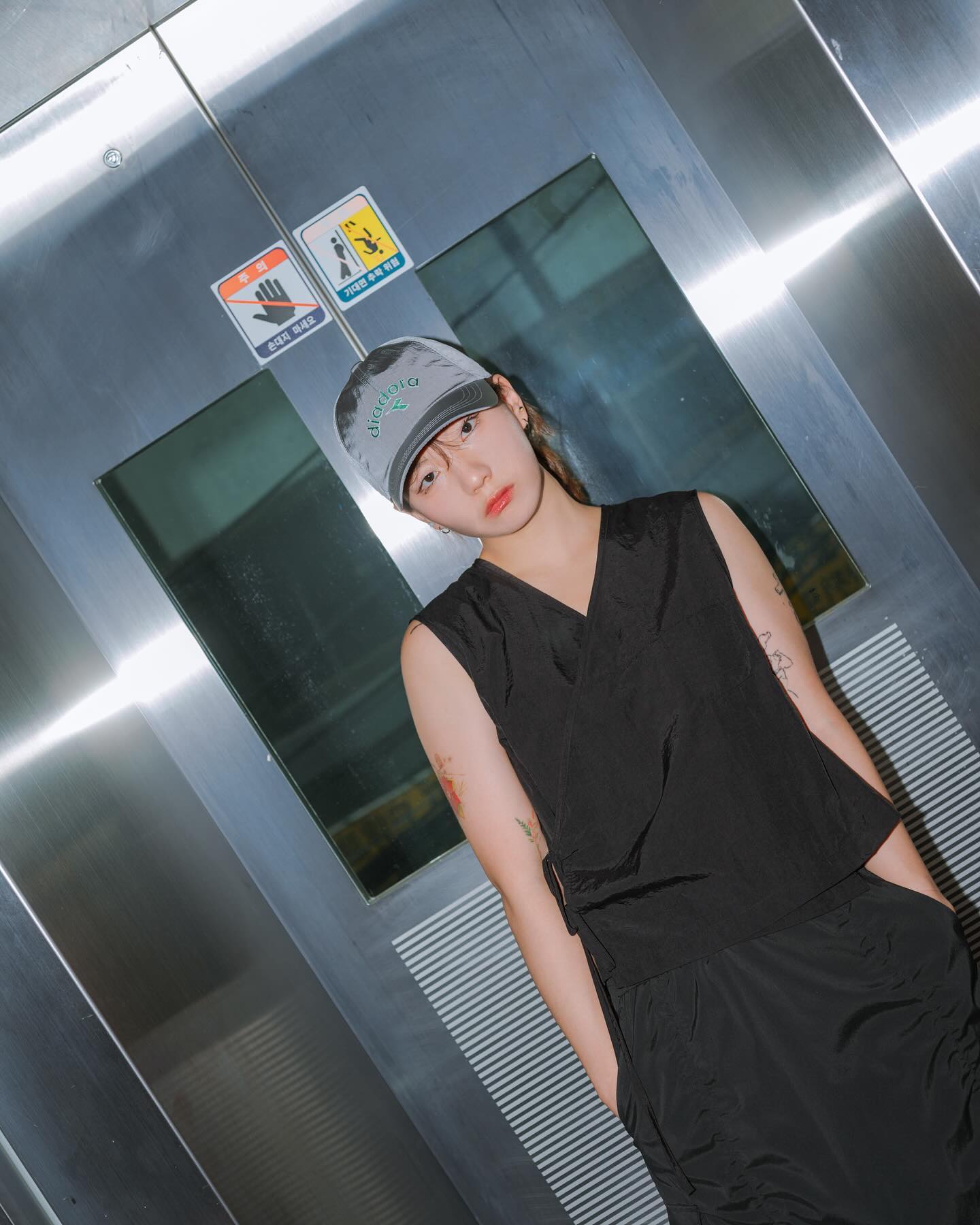 🖤&🩶

thecartgolf 
diadora 
diadora_korea 
.
.
.
.
#광고 #협찬 #모자 #볼캡 #디아도라 #diadora #을지로 #셀피  #패션 #패션스타그램 #아웃핏 #데일리룩 #데일리  #팔로우 #셀스타그램 #소통 #streetfashion #오오티디  #ootd  #outfit #streetstyle #selfie #서울 #follow #fashion #daily #dailylook #여친룩  #instalike  #일상코디