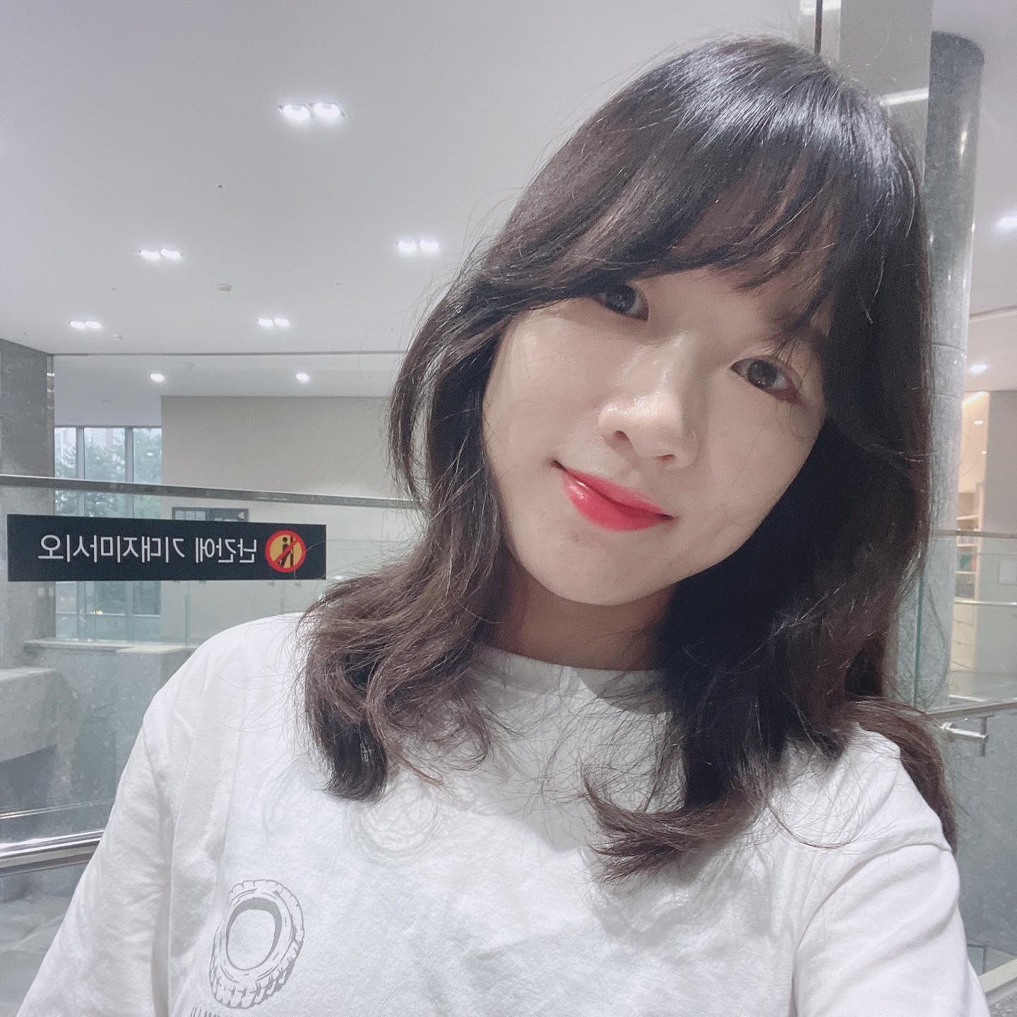 #가르마헤어 #숨은맛집 #디자이너선

“대애박〰️〰️🎵”
머릿결 봐가면서 맞춤케어 해주신 역대급 크리닉 후기😭👍

직업의식 투철하신 친절한 Seon쌤 덕분에 넘나 즐겁고 알찼고 행복했던 크리닉 타임이어따‼자기 분야에서 최선을 다하는 분들을 만나면 에너지도 많이 얻고 배울점을 많이 얻어간다✨

오늘은 개인별 맞춤 케어로 “오주아 크리닉” 해주셨는데 결과물은 거의 뭐,, 성형을 시켜주셨다🤣ㅋㅋㅋㅋㅋ (이전 게시물과 전후비교 가능📢) 단골이 많으신 이유를 알겠다는,,, 👍👍👍
꼼꼼한 설명과 특히 두피마사지,, 너무 시원하고 좋았어요,,,🫶

2시간이나,, 공들여서 해주시다니,, 감덩🥹 넘나 감사드려요💛

#광교미용실 #가르마헤어광교점 #수원미용실 #광교미용실추천 #광교중앙역미용실