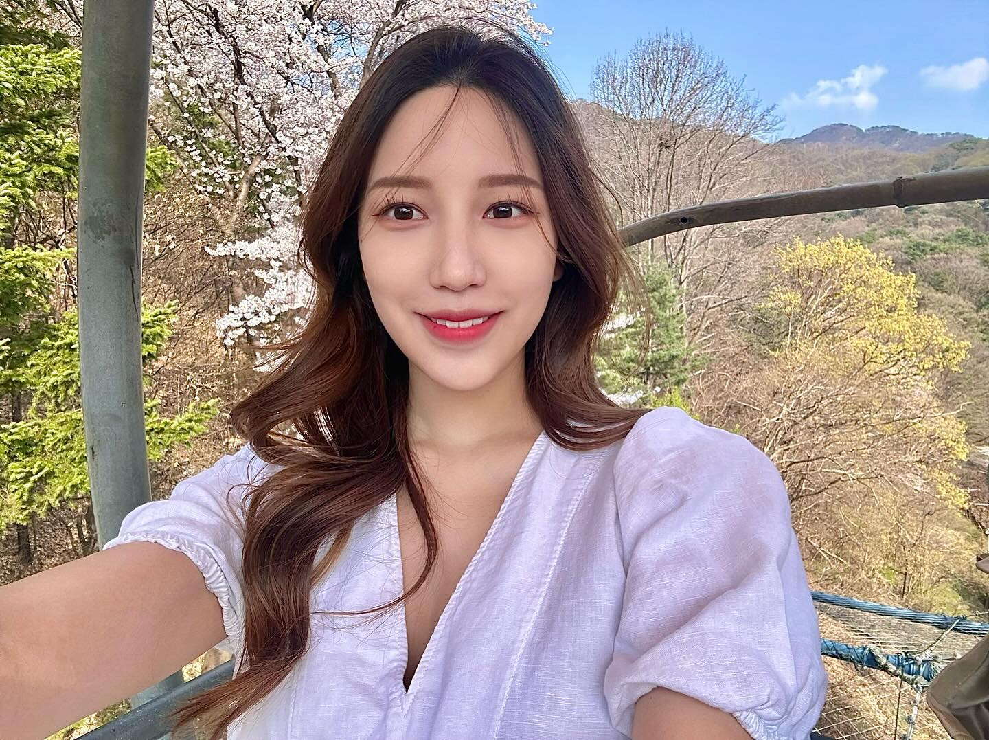 이제는 셀카가 어색해🥲🌸
#서울대공원 #벚꽃 #케이블카 #미스코리아