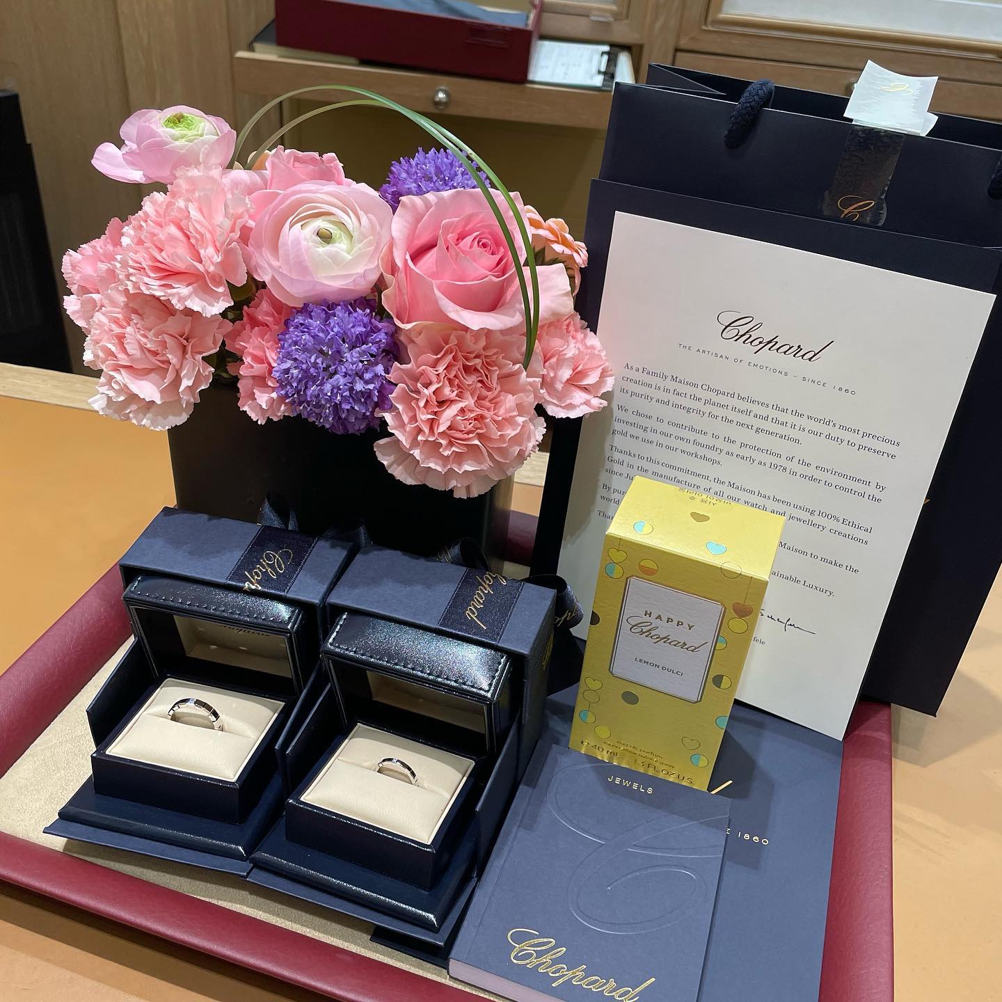 쇼파드에서 아이스큐브 맞췄어요💛 

✔️다이렉트 결혼준비 카페란 ?
스드메, 웨딩홀, 예복, 예물, 가전, 청첩장 기타 등 결혼준비를 하면서 꼭 필요하고 다양한 품목을 제휴를 통해 저렴한 가격으로 이용 가능해요 💛
✔️추천인 냥냥펀드 입력하시면 추가로 30,000원 적립 가능해요 💛
direct.wedding 

#다이렉트결혼준비 #다이렉트 #다이렉트결혼준비카페 #다이렉트결혼 #쇼파드아이스큐브