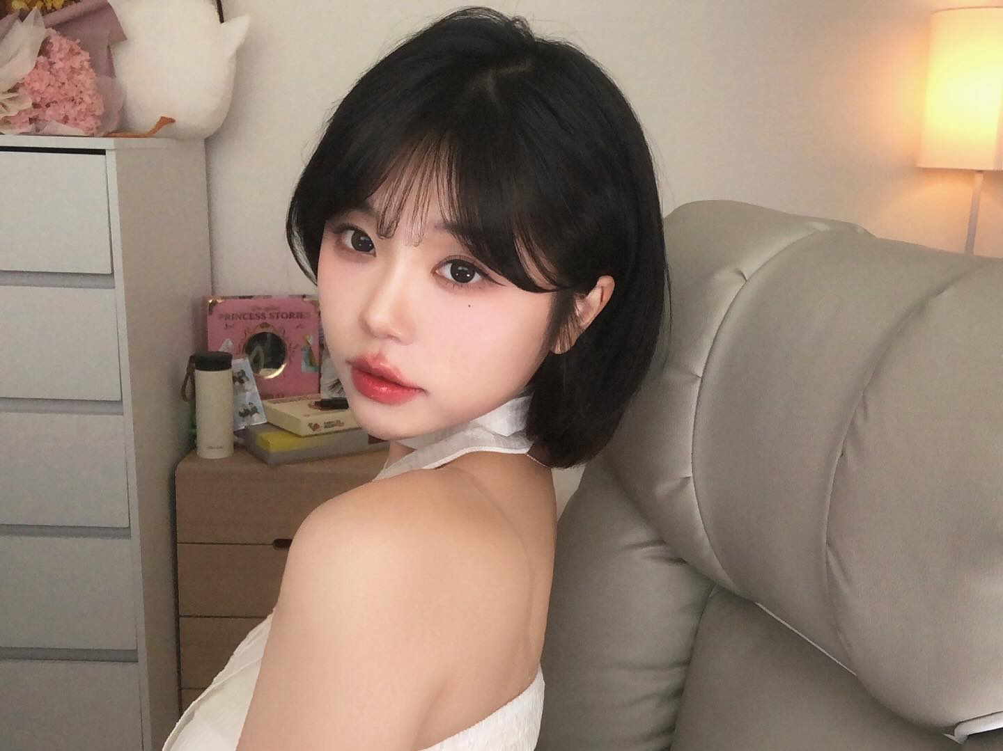 결국 돌고돌아 단발💇🏻‍♀️

진쨔 갈때마다 인생 단발 해주시는 ch_yjy 쌤 체고🌟