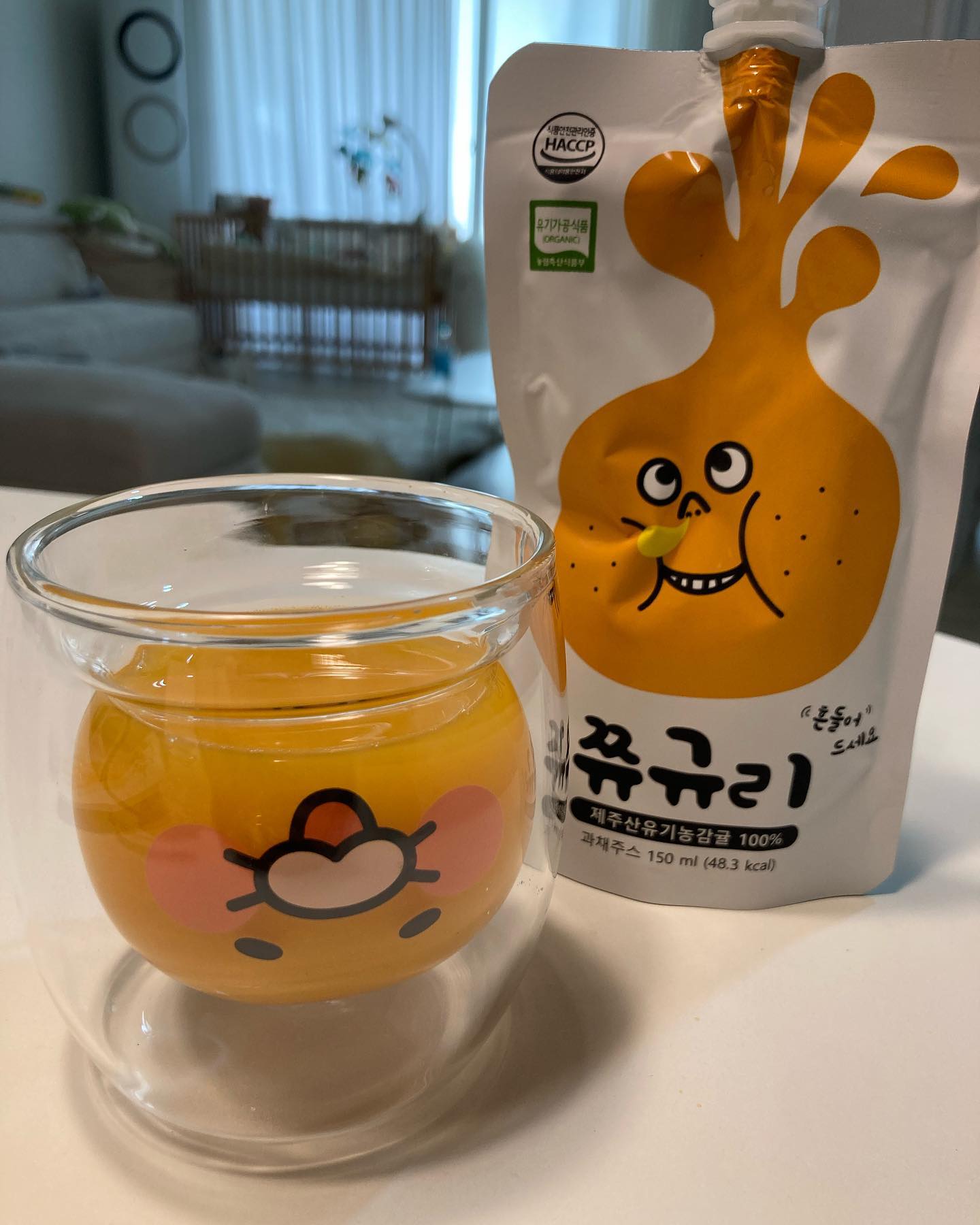 #협찬

유기농 제주 감귤쥬스 쮸규리🍊🧡
원래 감귤쥬스를 좋아하지 않는데 쮸규리는 진짜 감귤3.5개가 들어가서인지 진하고~ 감귤그대로의 맛이 느껴져서 좋았어요..🧡
어른인 제가 먹어도 맛있어서 자꾸 먹게 되네요ㅎㅎ
건강한 간식이라 아이들이 먹어도 안심하고 줄 수 있어 좋아요😊 피크닉갈때 챙겨가면 너무 좋을 것같아요!
상큼해서 입맛 텁텁할 때 먹으면 꿀맛🫣
쮸규리 이름도 귀여워서 더 좋아용🤭

#제주감귤주스 #유기농 #건강 #등산 #골프간식 #어린이주스