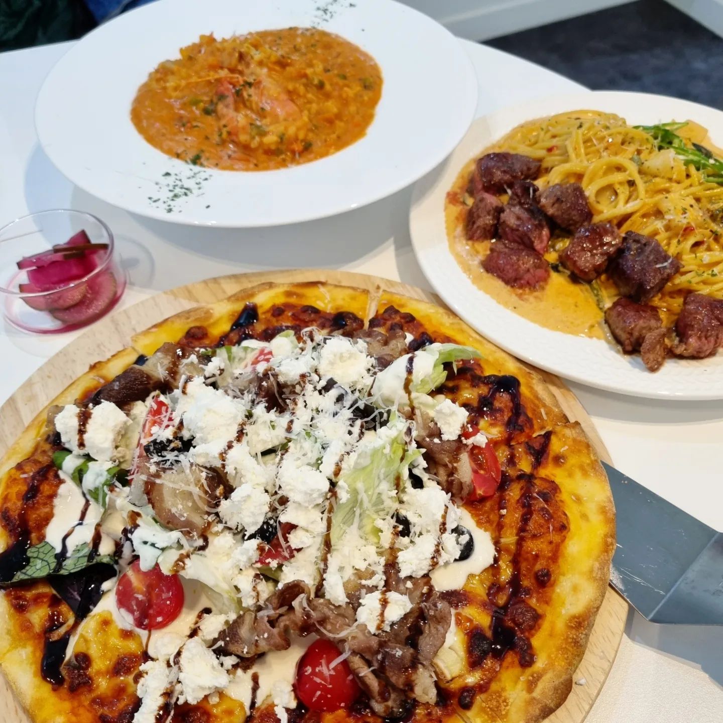 수완지구 
브런치&다이닝으로 핫한
#어코닉
#수완맛집

🩷🩵💜🧡❤️💚💙🩶💛
오픈부터 브레이크타임없이
편한 시간에 식사할 수 있고
깔끔한 인테리어 카페 느낌에 
브런치와 레스토랑
메뉴까지 먹을수 있어요^^
#수완양식
#수완맛집추천

파스타,필라프,리조또,피자를
가성비 좋은 가격에 
세트로 먹을수 있어
친구들 모임이나 데이트 장소로도 굿👍
#수완파스타
#수완지구맛집

오후 5시 이후 방문 고객
카스 생맥1잔or 아메리카노1잔 or미니크로플중 1가지 선택가능

식사부터 음료나 차까지 한 번에
해결할 수 있고
네이버 예약하고 오시면
달콤한 디저트 초코쿠키를
서비스로 받으실 수 있어요
#친절한사장님

맛있게 잘 먹었습니다^^

➡️광주 광산구 수완로14번길 17 1층

➡️영업시간 오전 9시30분~오후 9시