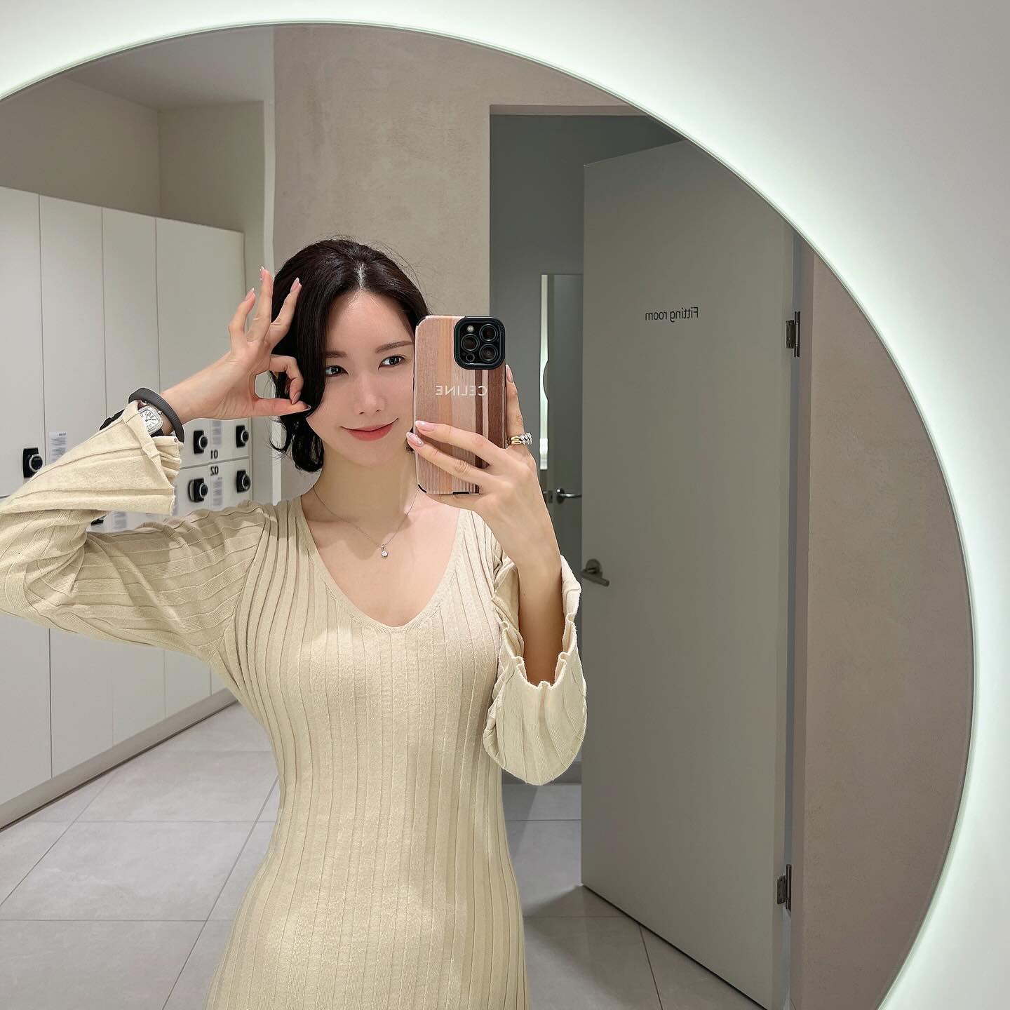 피부관리는 역시 우아피부과 🤍
제가 다녀본 피부과중에 제일 효과 좋고 친절한 
#우아피부과 에서 인모드랑 핑크필 받고왔어용💕☺️
리프팅 + 물광피부 관리로 최고 ✨🤍✨

은지 소개로 알게된 도상일 이사님 덕분에 
피부과는 우아로 꾸준히 다니게 되었어요🙏🏻🥰

주변에도 너무너무 추첨하는 저의 최애 피부과❤️
강남 신사동 가성비 효과 좋은 우아피부과 추천해용👍🏻😍

#우아피부과 #인모드 #핑크필 #강남피부과 #신사동피부과
#요미언니 #마노패밀리 #우아성형외과 #강남리프팅