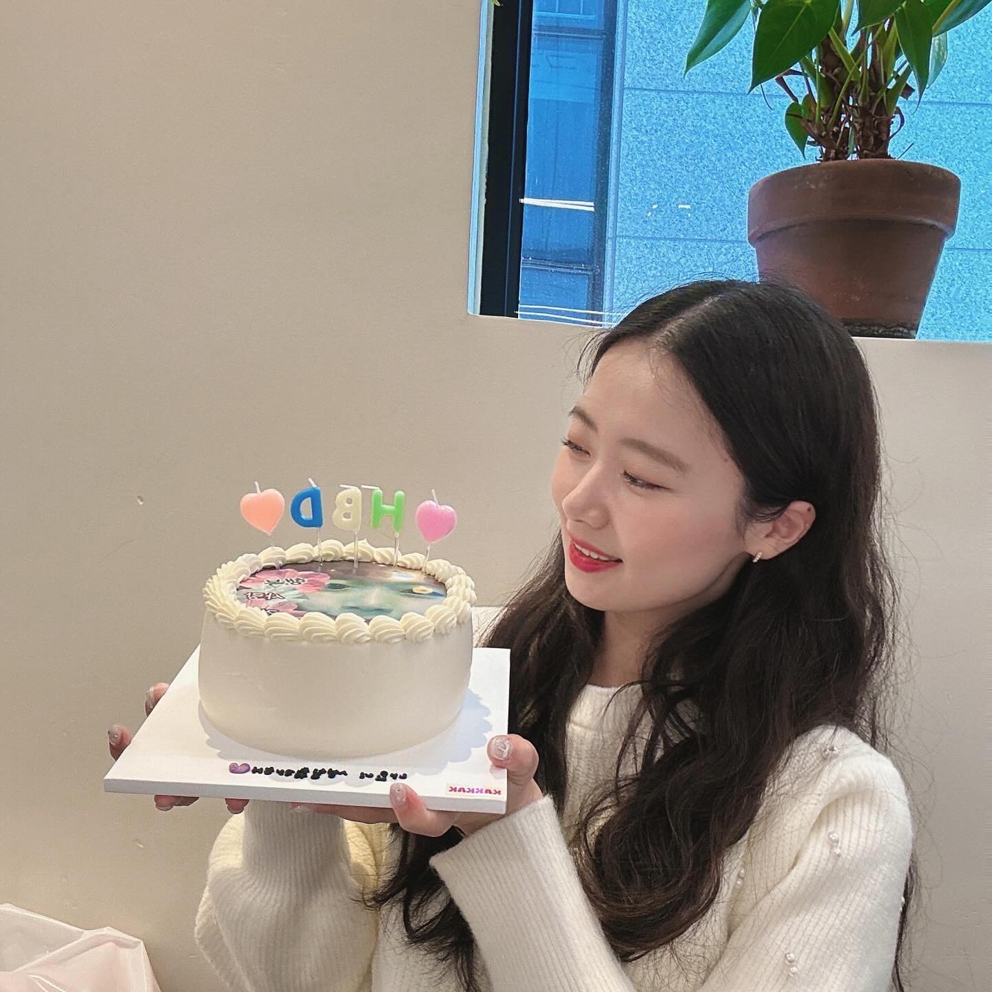 2024 생일추카💕
.
.
.
#얼스타그램 #셀스타그램 #생일 #생일케이크 #먹스타그램맞팔 #먹스타맞팔 #먹팔 #선팔하면맞팔 #좋반  #좋아요반사 #맞팔해요 #첫줄좋반테러