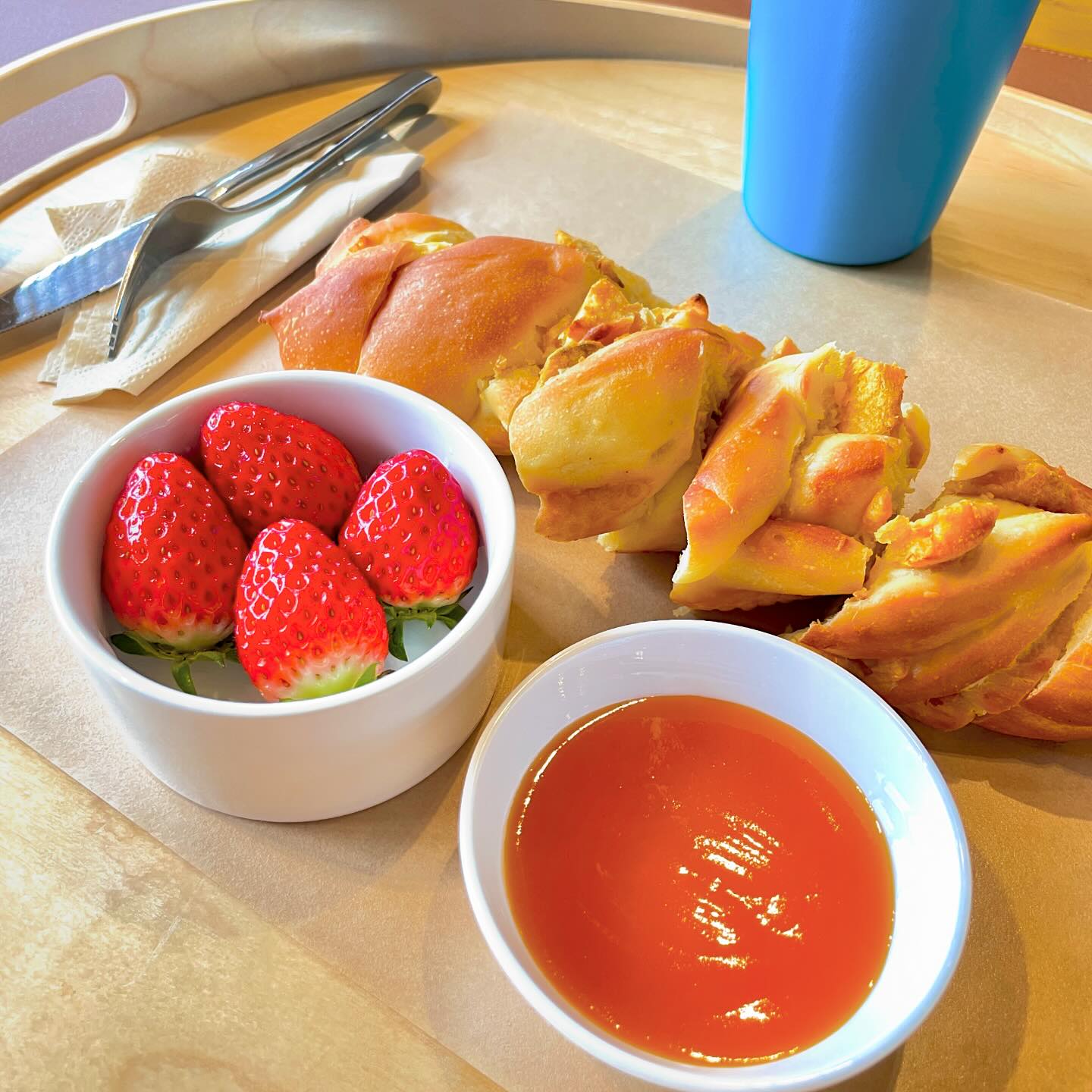 홍천 아나파우오 / 산속 베이커리 카페
고구마 옥수수 빵 🍠🌽
디카페인 드립 커피☕️