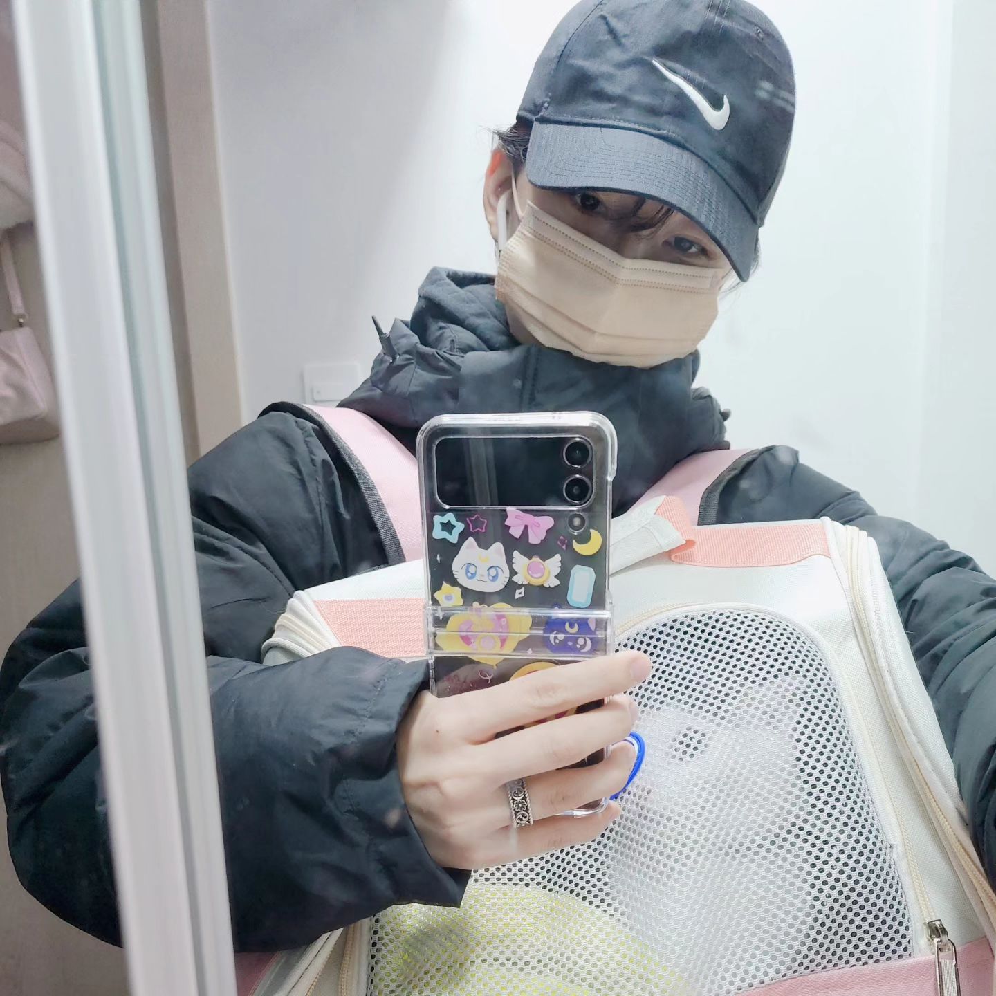산책하고 거울셀카🐱📷