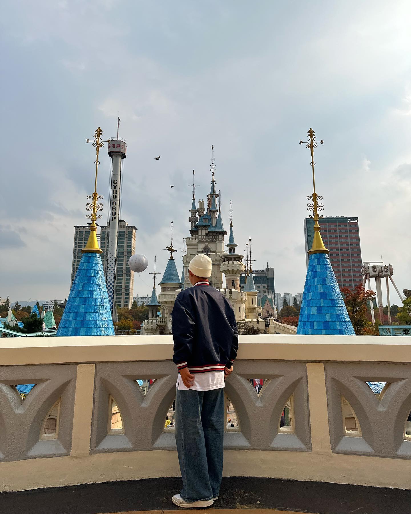 🏰

#롯데월드 #남매 #휴가