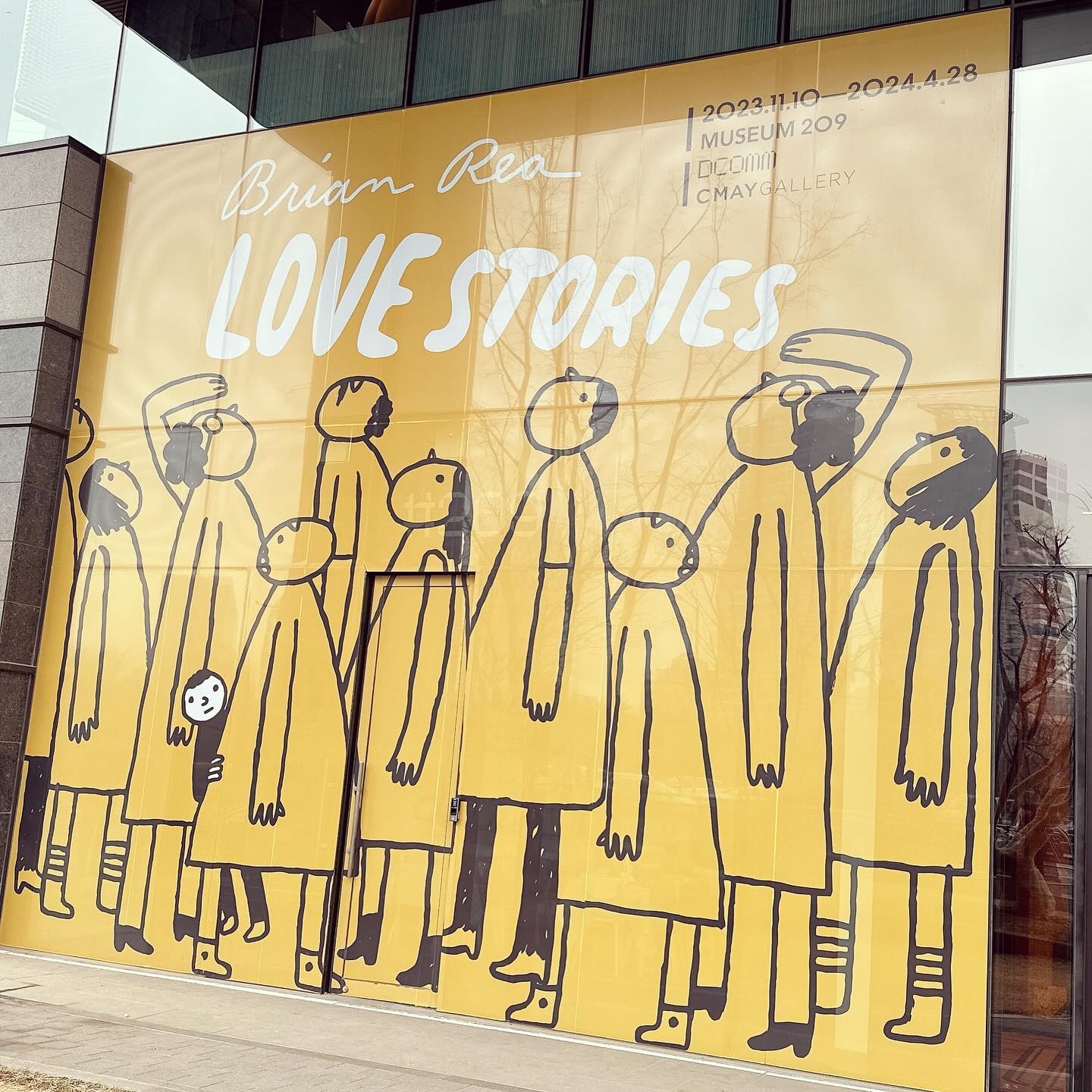 오랜만에 간 전시회 🖼️
색체감이 따뜻하고 
러브스토리에 관련한 
스토리 있는 그림들 
힐링 됐던 시간이었다. 
굿즈 사고 싶은 마음 
꾹꾹 참고 맛있는 음식으로
완벽한 마무리

#잠실전시 #잠실데이트 #잠실나들이 #잠실갈만한곳 #잠실놀거리 #서울전시 #서울놀거리 #서울갈만한곳