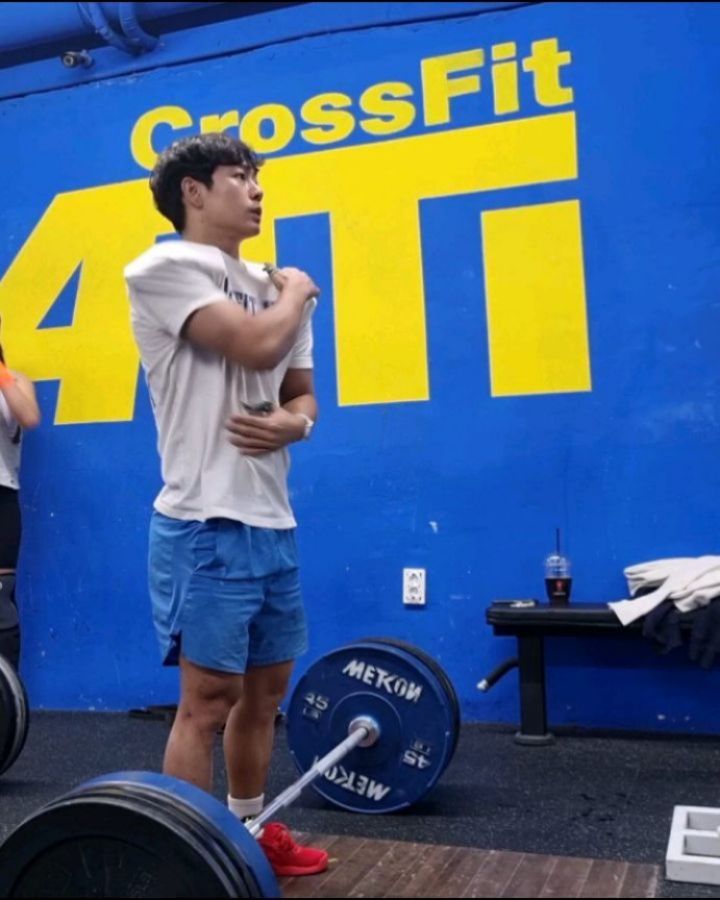 #어깨깡패 파워클린🤭 205x3

.
comptrain.co
Set 1:  3 Power Cleans at 70% 172ㅣ7LB 
Set 2:  3 Power Cleans at 75% 185LB
Set 3:  3 Power Cleans at 80% 195LB
Set 4:  3 Power Cleans at 83% 205LB🎥
 • Rest 2-3 Minutes Between Sets 

Set 1:  3 Back Squats at 78% 305LB 
Set 2:  3 Back Squats at 80% 315LB 
Set 3:  3 Back Squats at 83% 325LB 
Set 4:  Max Back Squats at 83% 325LB 🎥
• Rest 2-3 Minutes Between Sets

For Time: 100 Wallballs
*On The Minute [Starting at 0:00]: 2 Deadlifts 315
Time Cap: 10 Minutes 

2 Rounds For Time:
15/12 Calorie Ski
14m Handstand Walk
3 Rounds For Time:
10/8 Calorie Ski
7m Handstand Walk

#SBDKNEESLEEVES 
#핏터스월드 #TYR
#알통그립 #알슬릿