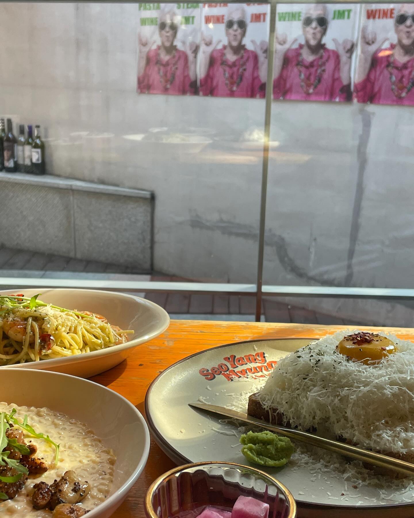 연남동 찐맛집 공유 ✨🫶

📍서양면옥 

•연어 아보카도 베네딕
•바질 크림 쉬림프 파스타
•매콤 토마토 순두부 파스타
•이베리코 크림 리조또 

진짜 다 너무 맛있어서 싹쓸이 하고온곳이에요. 
연남동 약속있는 분들 이곳입니다 🫶