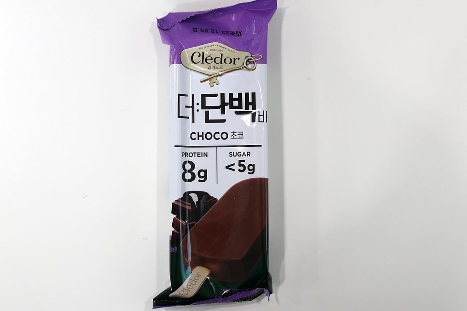 넘 맛있는데 #단백질바 라니 ㅎㅎ

단백질 8g 
당은 5g미만으로 만들어진 아이스크림인데 쫀득하고 맛있어 ㅠㅠ#가까운 편의점으로 고고고!!

초코맛도 카라멜맛도 다 내 취향이야💋

아이스크림은 좋아해서 못끊구 다이어트는 힘드신 분들은 이거 딱임!!

#광고 #끌레도르 #더단백바 #단백질아이스크림 #다이어트간식 #운동간식 #식단 #빙그레 #더단백 #관리하는여자 #다이어트아이스크림 #편의점아이스크림 #쵸코바 #초코바 #쵸코아이스크림추천 #캬라멜아이스크림추천
