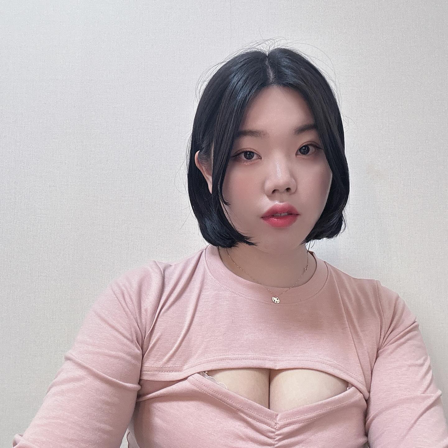 24년 처음으로 핑크빛단발💖
-
-
-
#단발레이어드컷 #차홍룸