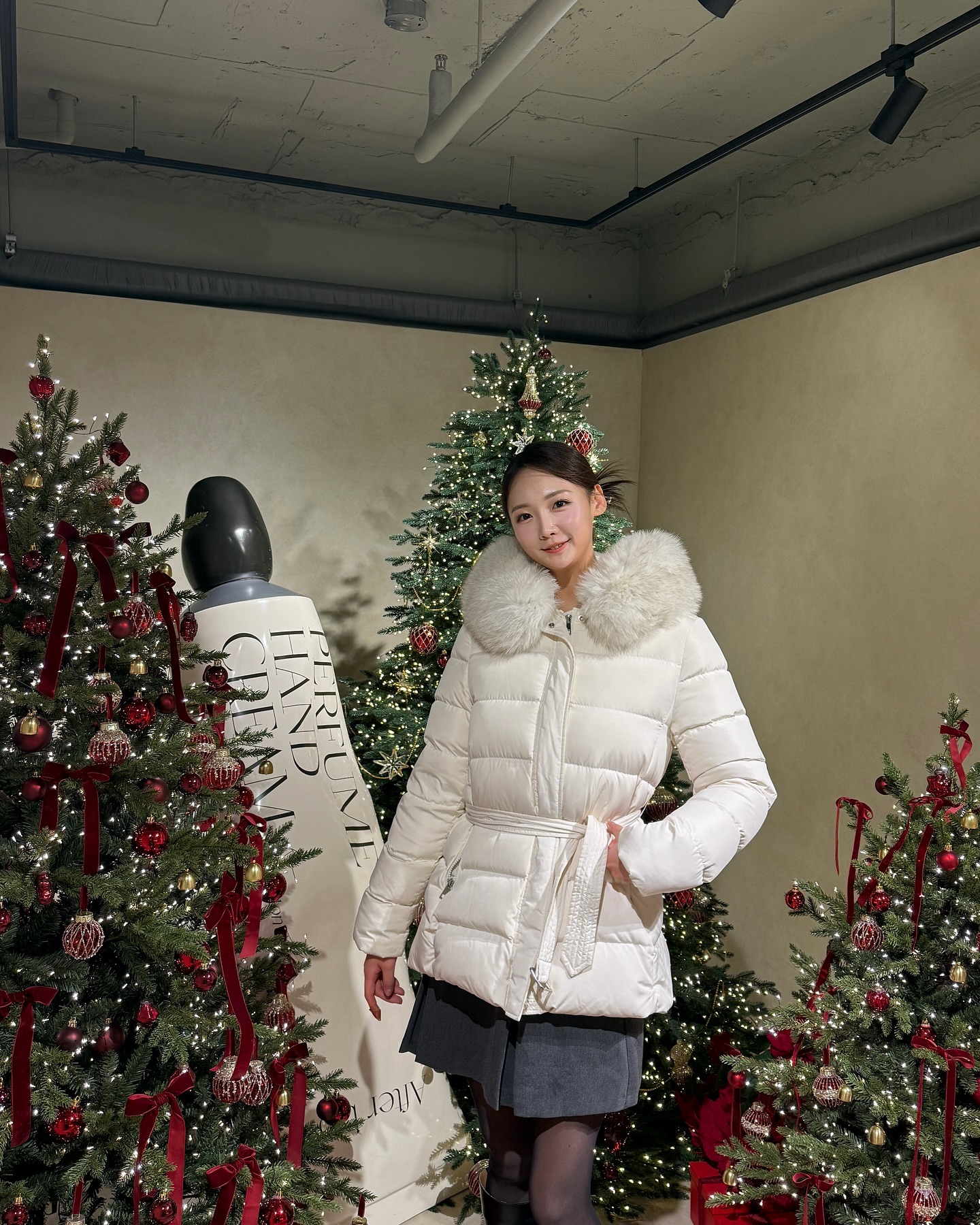 추워도 이곳저곳 뽈뽈 💨🐾
나가기만 하면 온통 연말 분위기 조하..🎄