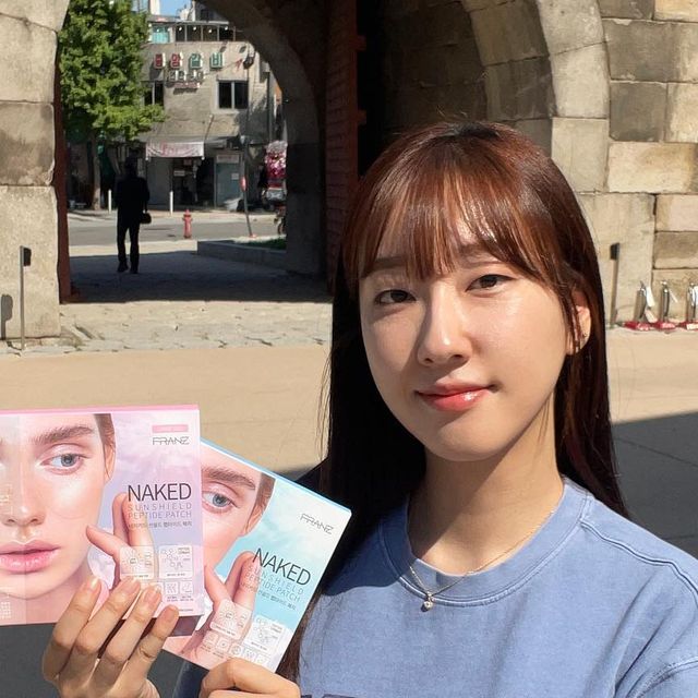 주으니 on Instagram: "#협찬 @franzskincare ☀️흐뜨거~ 자외선 걱정이 되는 요즘- 핫한 투명 자외선 차단 패치! 프란츠 투명패치를 써봤어요 🤍 진짜진짜 얇아서 너무 신기한거있죠!! 넓은 사이즈