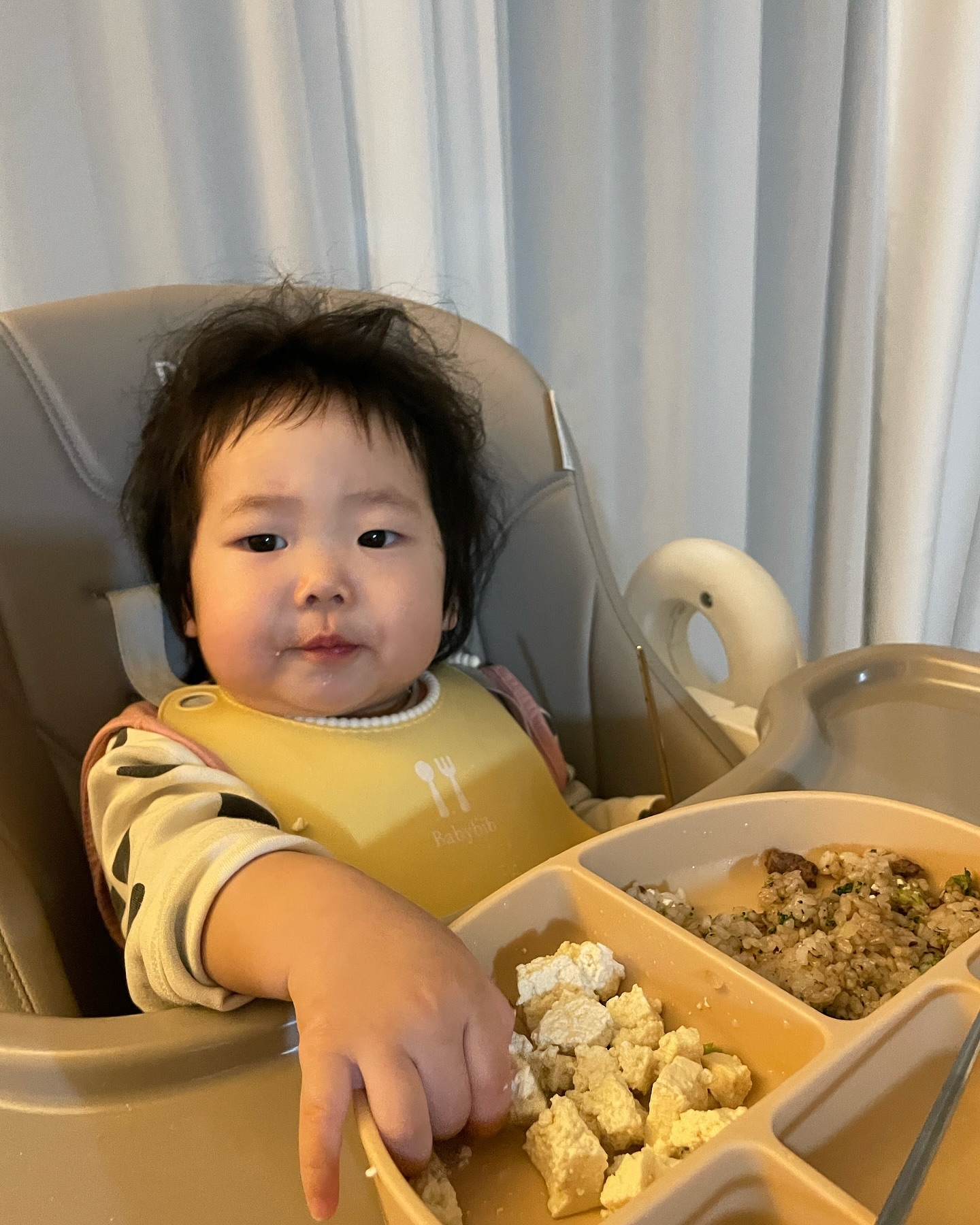 👶🏻 : 음 이 집 두부 잘하네🍽️

#뒷짐지기 는어디서배웠어?