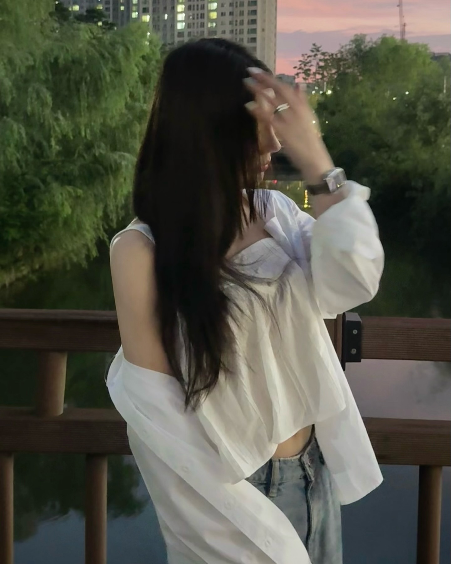 저녁엔 탑텐 포플린 오버핏셔츠 걸쳐주기🌄❤️‍🔥