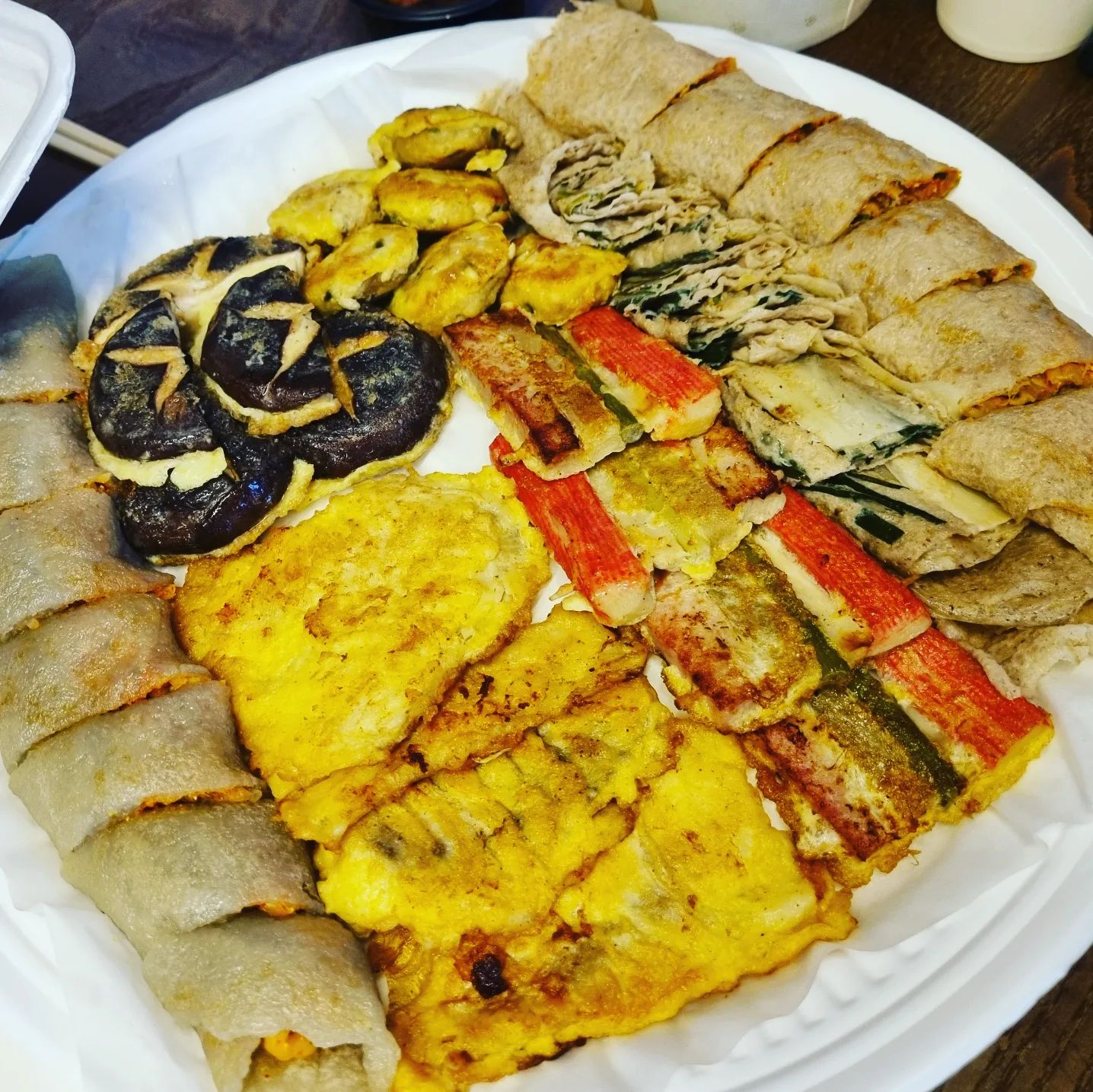 #평창여행
맛난것도먹고~
맛난막걸리마시면서
새벽까지수다도떨고~
송어회첨먹었는데맛있넹😍😍
.
.
#휘닉스파크 #휘닉스파크평창 #강원도여행 #평창먹거리 #송어회 #전복회 #닭강정 #전 #수제도토리묵 #막걸리 #봉평메밀막걸리