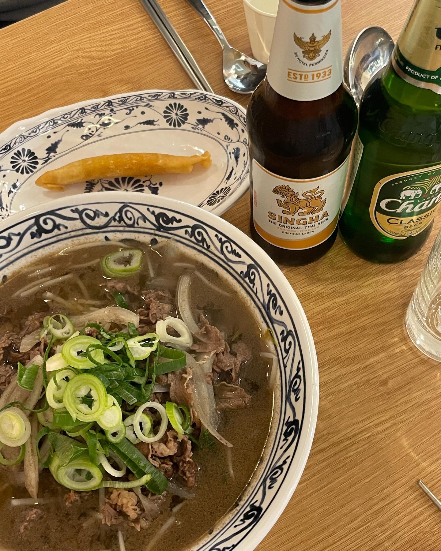 호수공원 근처 새로오픈한 가성비 태국찐맛집!🥢
우리집 아기도 쌀국수 국물까지 드링킹ㅋㅋㅋㅋㅋ
아니 맛있는데 양까지 많고 심지어 뿌팟퐁 꿍팟퐁이 싸다싸다 넘싸,,남는게 있을가😂 🍺 사장님 돈쭐나세요!!!!!

#미사맛집#타이반쩜#미사신상맛집#미사타이반쩜
#내돈내산#오늘뭐먹지#점메추#저메추#낮술