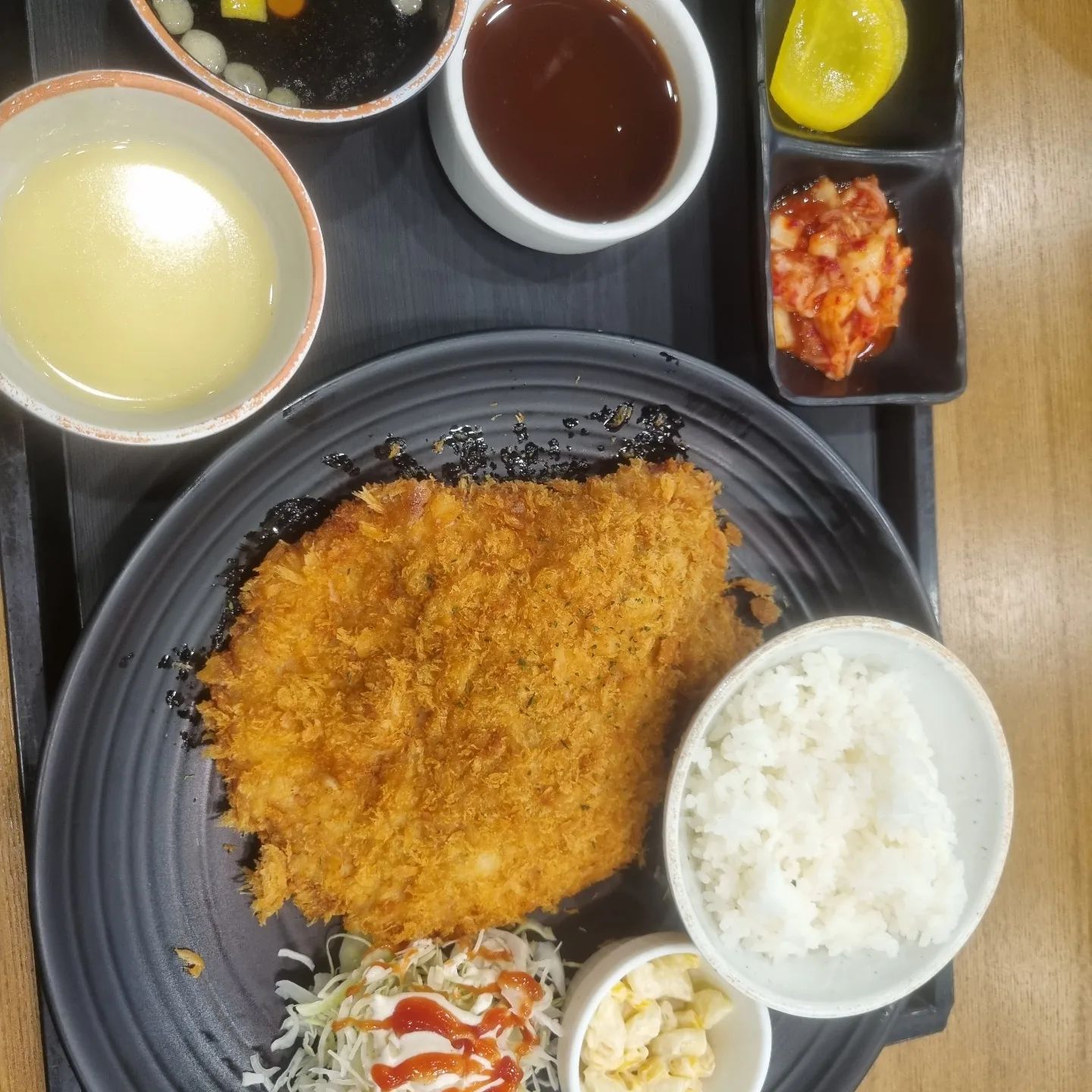 저번에 먹었던 왕돈가스
#아맛있다 #맛있는음식 #왕돈가스 #맛스타그램 #왕돈가스정식 #좋아요 #맛있다 #맛있다👍 #맛있다😋 #점심