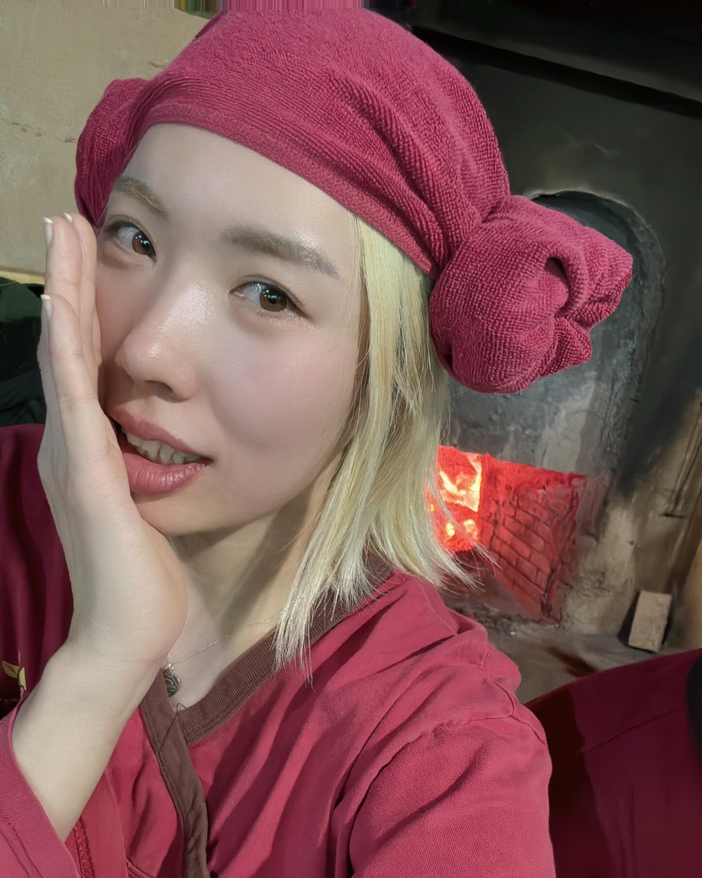 .
감기가 징그럽게 안떨어져서 지지러 옴 🔥

시설은 별루지만, 찜질하긴 참 좋네
쭈원이도 만족했던 찜질 🤗

고구마, 삼겹살, 컵라면 가져가서 먹을수 있음 👍
화장이 너무 잘먹는다 ㅋㅋㅋㅋㅋㅋㅋ

#토담골참숯가마 
#겨울여행
#양머리
#찜질방
#참숯가마
#파이어맨