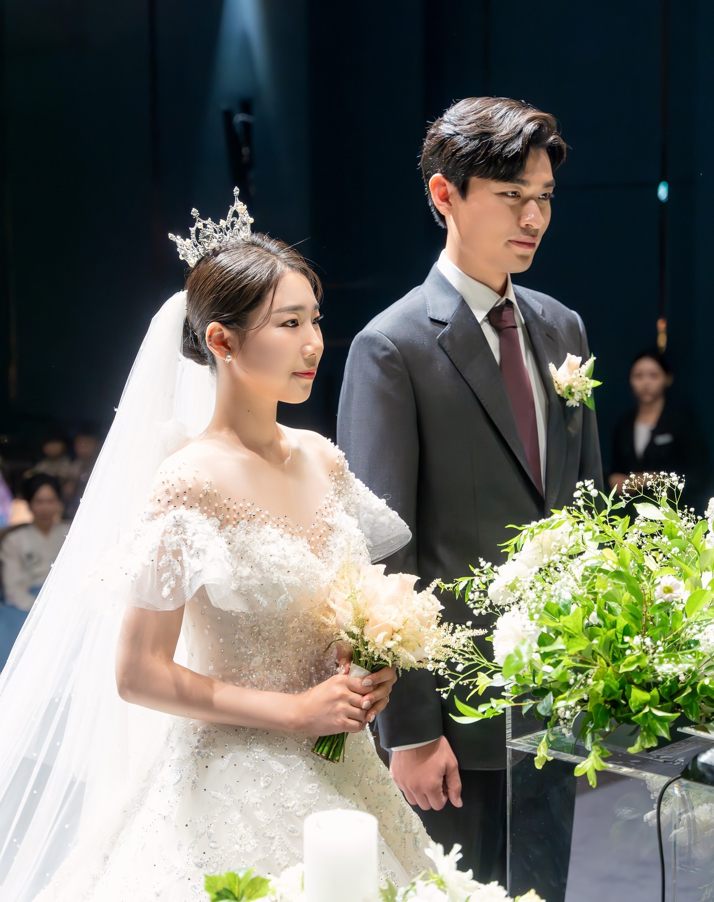 진짜 떨리고 긴장됐던 결혼식💍
벌써 4개월이 지났네요
긴장되서 어땠었는지 다른건 기억도 안나는데
얼른 끝내고 신행가고 싶던 기억만 있네요ㅎㅎ

direct.wedding 과 함께해서 추가혜택도 받으세요!!

-피드백 빠른 비동행 웨딩플래너
-포인트 및 캐쉬백으로 비용절감
-다양한 제휴업체 & 합리적인 가격

❣️다이렉트 통해 계약시 추가 혜택!
❣️다이렉트 가입 추천인 :이야이야오

#본식 #결혼식 #웨딩 #추억 #신혼 #신혼부부 #새댁 #다이렉트결혼준비 #시간 #빠르다 #행복