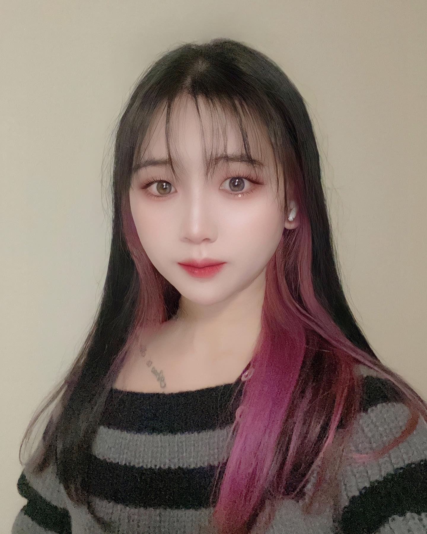 드디어 미루고 미루던 미용실 다녀왔당 🩷
봄맞이 뉴컬러~~ 
고생했다 나 자신 ㅠㅠㅠ 4시간 반 걸림 ㅠㅠㅠㅠ