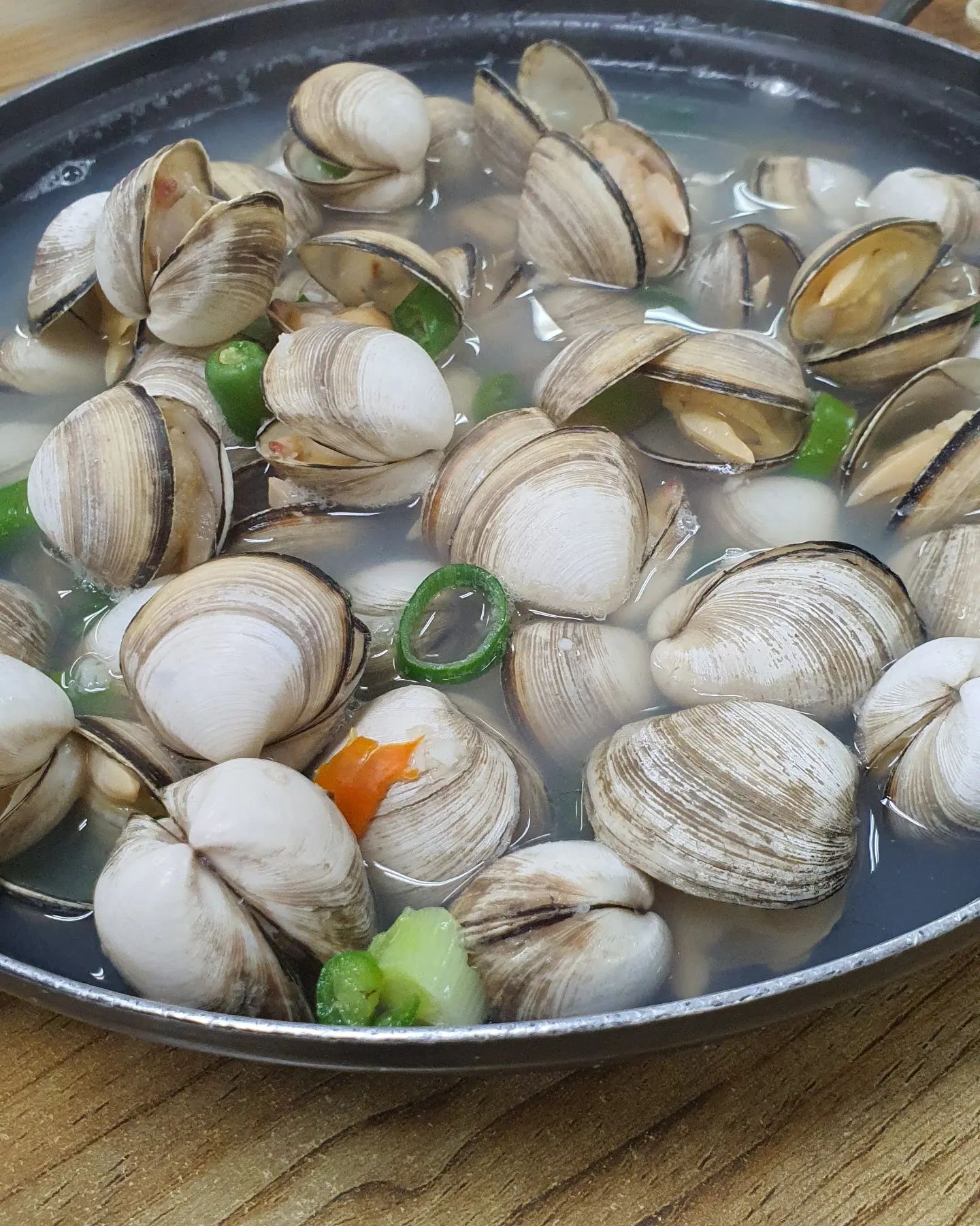 #보험읽어주는이팀장 

대전왔으니
맛집은 들러줘야지

물총
칼국수
매운 김치까지

여긴 찐 맛집이다

#대전맛집
#물총
#칼국수
#실비김치
#오씨칼국수
#오씨칼국수본점
#어린이날
#야구취소
#우천취소
#맛집으로달려보자