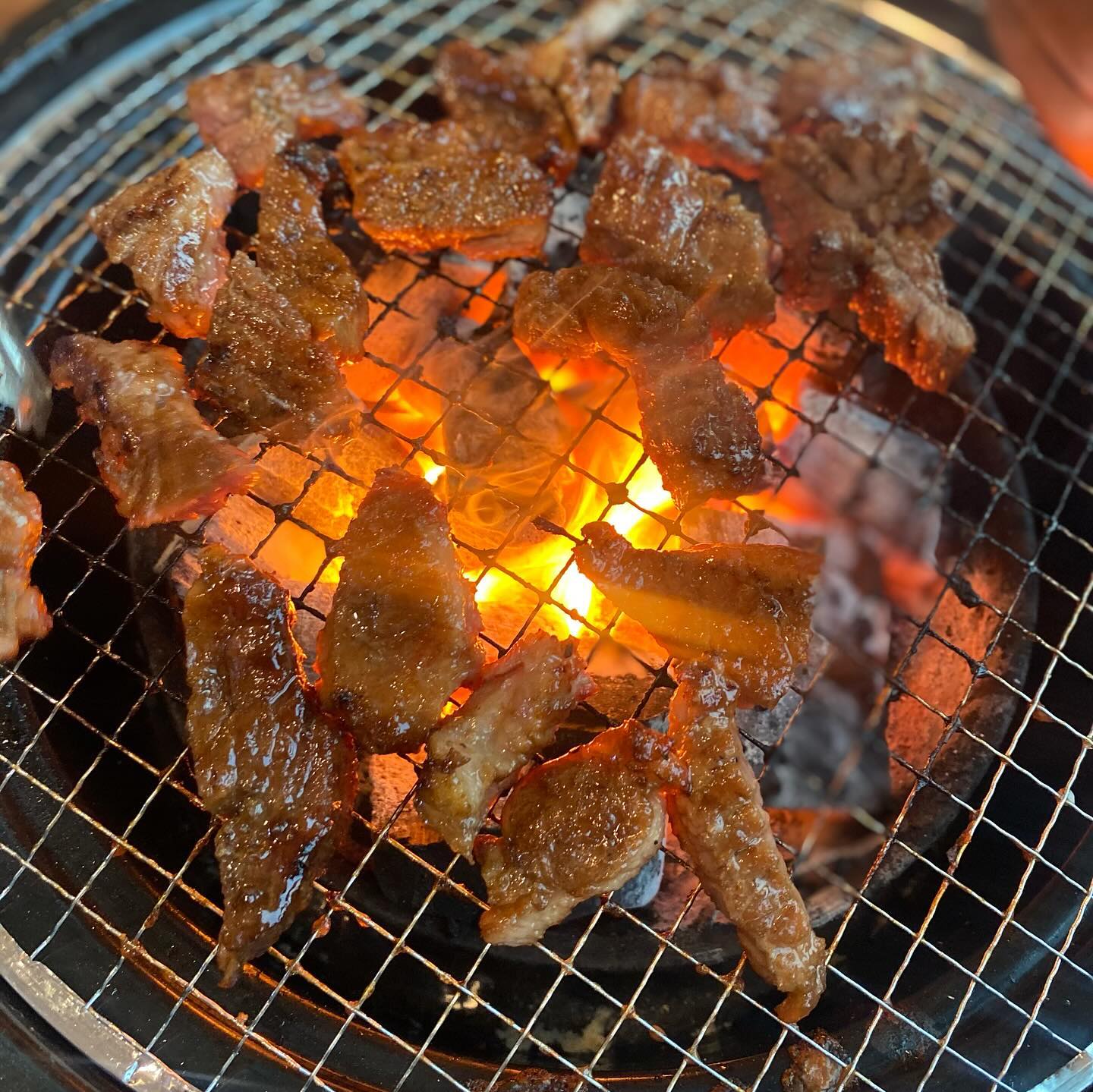 💖부평 돼지갈비 무한리필 돈장군💖

성인 15,900원에 돼지갈비,닭갈비가 무한❣️

요즘 이런 가성비 없습니다💛
1인분 아니고 무한가격 맞아요🥹👏
달달한 돼지갈비에 사장님도 친절하시고,
신선한 야채들과 칼칼한 된찌까지 주세요🫶
무한이라고 절대 질이 떨어지지 않아요💘

📌 영업시간 : 매일 11:00-23:30
(15:00-16:00 브레이크 타임)
📌 주차불가(주변 빈 곳에 세우셔야해요)
📞 전화번호 : 0507-1464-6999
✍ TIP : 5층 테라스에 흡연구역 구비/ 떡구이 드세용!

#부평돈장군
#부평시장돈장군
#부평돼지갈비
#부평시장돼지갈비
#부평시장역맛집
#부평회식
#부평역맛집
#부평고기집
#부평무제한
#부평시장무제한
#부평무한고기
#부평시장무한고기
#부평돼지갈비무한
#부평시장역돼지갈비무한
#부평가성비
#부평시장가성비
#협찬