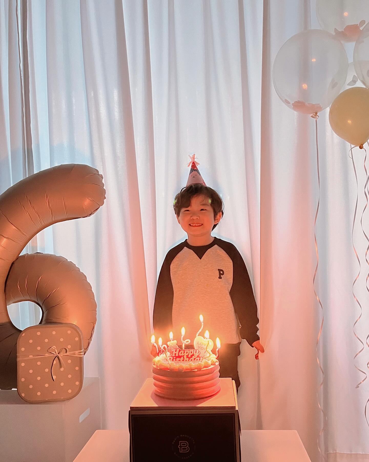 #❤️

생일축하해❤️ 
이만큼 크느라 고생 많았어❤️
사랑해 우리아들❤️

#생일파티맡겨놨니 #엄마_귀에서피나는줄 
#생일축하해 #엄마아들로태어나줘서고마워❤️