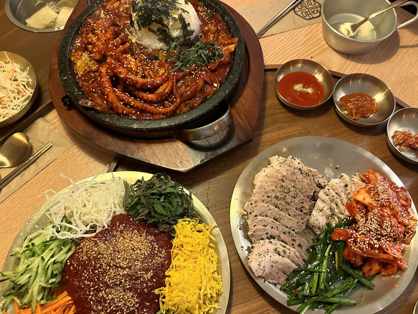 댓글 이벤트 당첨 돼서 다녀온
#유달회관

여동생이랑 딸이랑~💕
오늘 저녁은 굶어야지🥹

#유달회관광주#화정동유달회관#유달한상