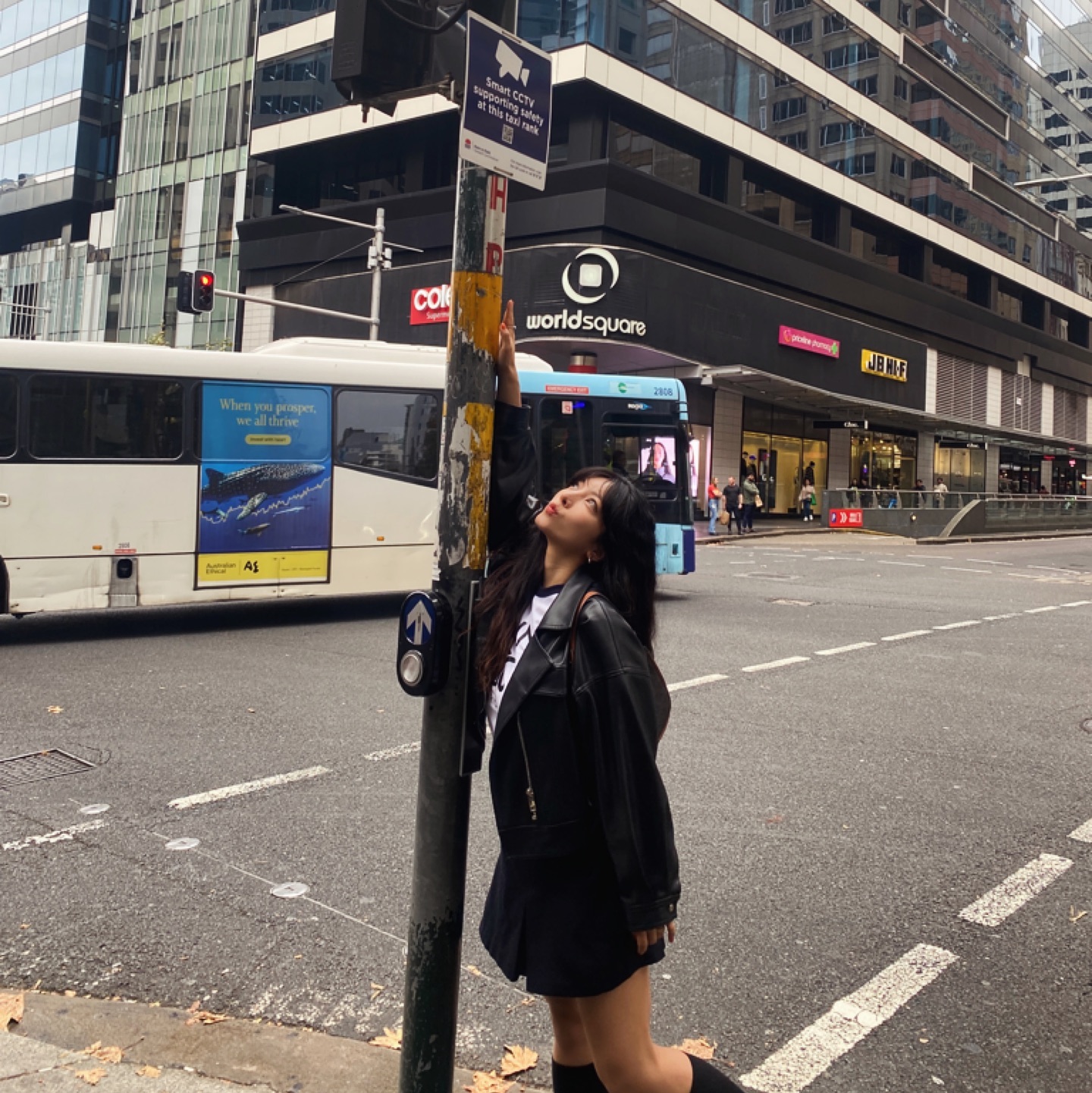 오빠한테 생일선물로 받은 #호주여행 🇦🇺💙
정말 많은 나라들이 보이고 느껴지는 곳
ㅎ r..너무너무 행복해

그나저나 우리 둘다 24시간 깨어있었는데 
왜이리 체력이 좋은거냐면서(?)
#🍺 #🦘 #🐨 #🌴