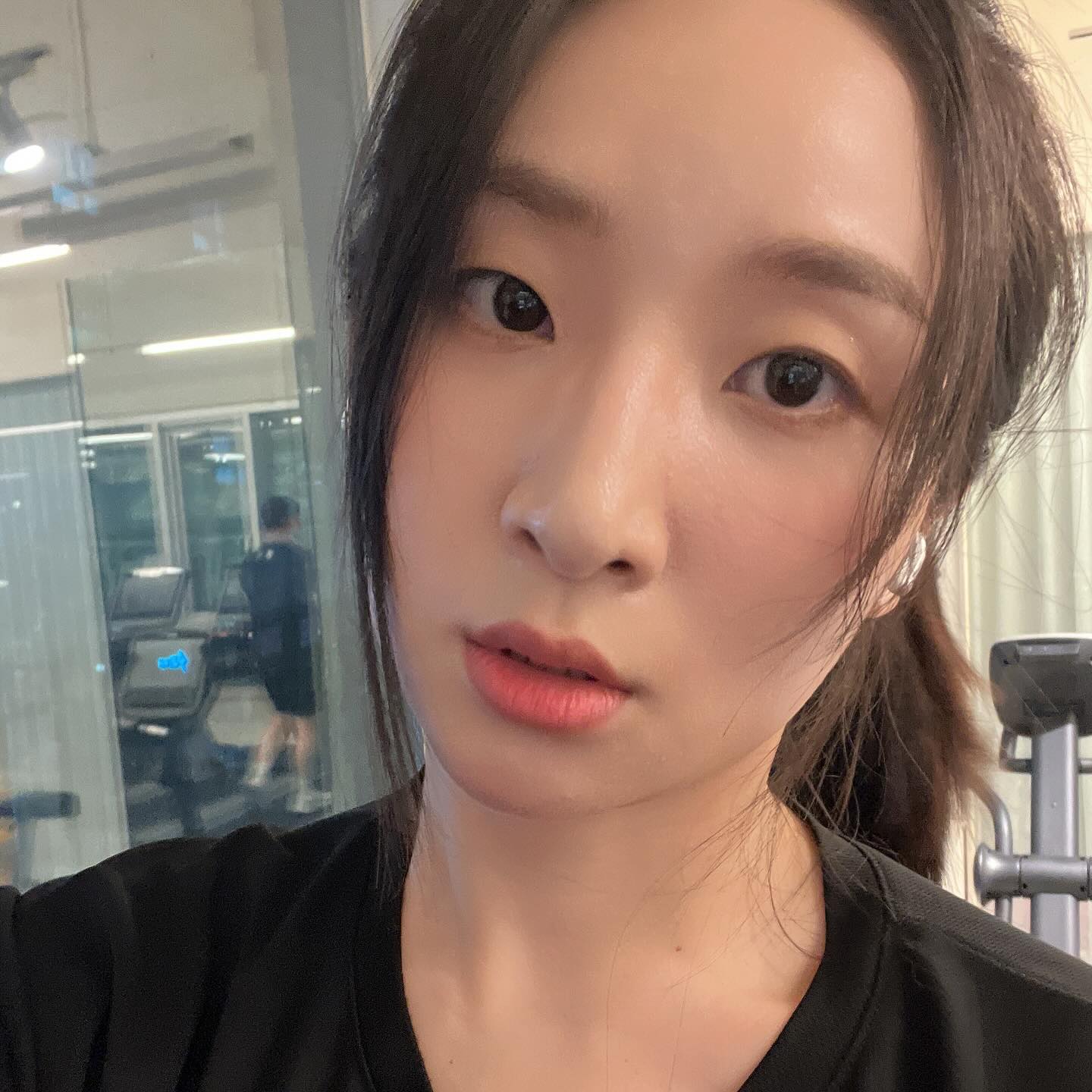 🫒올영세일 추천템

운동갈 때, 여행갈 때,
딥 클렌징이 필요한 순간엔
비페스타 미셀라 클렌징티슈 ‼️

실다 떨어지기 무섭게 쟁이고
n번째 구매하고 있는 비페스타 클렌징 티슈는 
워터프루프까지 퍼펙트하게 클렌징되면서
저자극이라 민감성피부도 편하게 사용 가능한데요.

각질, 건조, 딥클렌징 세가지 라인으로 구성돼있으니
필요에 따라 골라쓰시면 좋을거같아욤🤍🩷🩵

다가오는 3월 올영 세일(3/1-3/7)
무조건 쟁여템으로 추천합니다👍🏻

#셔터 #셔터브리티 #올리브영 #올리브영셔터 #올영세일 #올영세일추천템