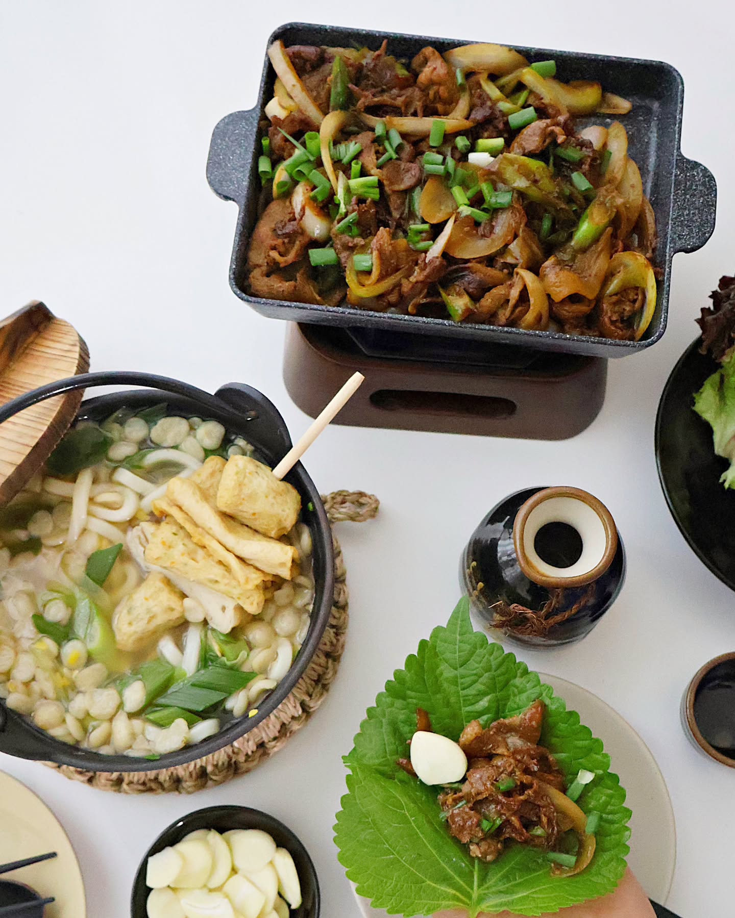 #광고 wingeat 

추운 겨울, 집에서 포차 감성 즐기고 싶을 때 있죠.
대구 여행 갔다가 대구 북성로에서 석쇠불고기에
우동 곁들여 맛있게 먹었던 게 생각나더라고요😋
그래서 오늘은 집에서 내기 힘든 불맛 가득한 석쇠구이를 
페이보잇 대구 북성로식 직화 석쇠불고기로
3분 만에 간편 조리로 즐겨보았습니다.👍😋

👉페이보잇 대구 북성로식 직화 석쇠불고기
✔️전자레인지 3-5분, 에어프라이어기, 
프라이팬 모두 사용 가능한 간편 조리로 
✔️150g 소포장되어 한 번먹기 딱 좋고요 
✔️대구 포차에서 먹었던 그 맛 그대로예요! 😋
그윽한 불향이 진짜 대박입니다. 
✔️가격도 1팩 당 5천원 대로 합리적이라
냉동실에 꼭 쟁여놓는 필수템으로 강추!!👍👍👍

게다가 ✔️자취생, 직장인은 쟁여두면 
홈술 안주, 한끼 식사로 제격이고요.
✔️반찬 여러 개 만들기 힘들 때, 
전자레인지 3분이면 고기 반찬 완성이니 
쟁여두고 밥 반찬, 술안주로 즐겨보아요!🙏😋

#윙잇 #페이보잇 #직화석쇠불고기 #직화불고기 
#윙잇직화불고기 #3분불고기 #북성로석쇠불고기
#북성로불고기 #instagood #instalike #foodstagram #foodpics #데일리 #맛스타그램 #홈쿡
#오늘뭐먹지 #음식스타그램 #푸드스타그램 #delicious #onthetable #homecook #cooking