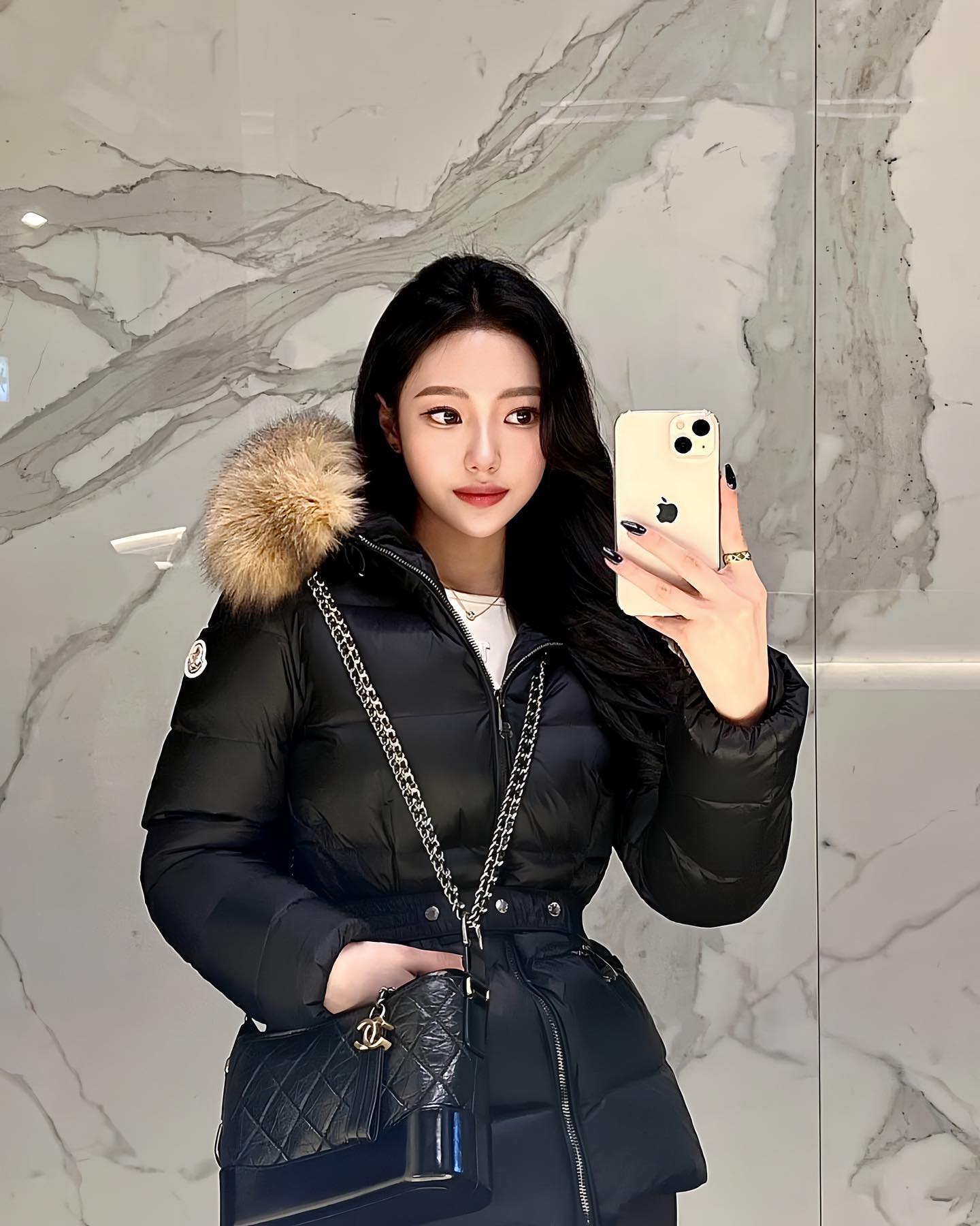 예쁜 옷 사주셔서 감사합니다 오빠🖤

.
.
#대구 #대구핫플 #대구필라테스 #필라테스 #필라테스강사 #대구교동 #교동핫플 #인친 #디엠 #소통 #겨울패션 #12월 #연말 #일상 #맞팔 #좋아요반사 #좋아요 #일상기록 #daily
