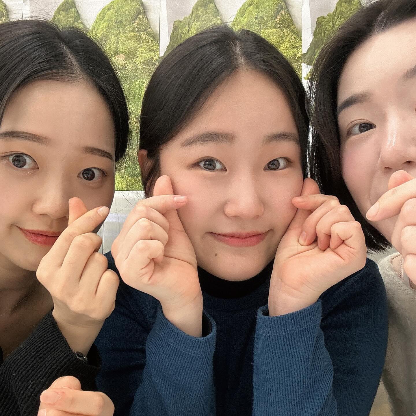 첫 자부데이🥹❤️
1 예쁜척 갑자기 생긴 쌍커풀 지우는 방법 아시는분 ?
2 얼굴 찌그러트리면 정이로아 판박이
3 오랜만에 네컷⭐️

hyujijihyu 고마워 신랑아 사랑해 신랑아❤️