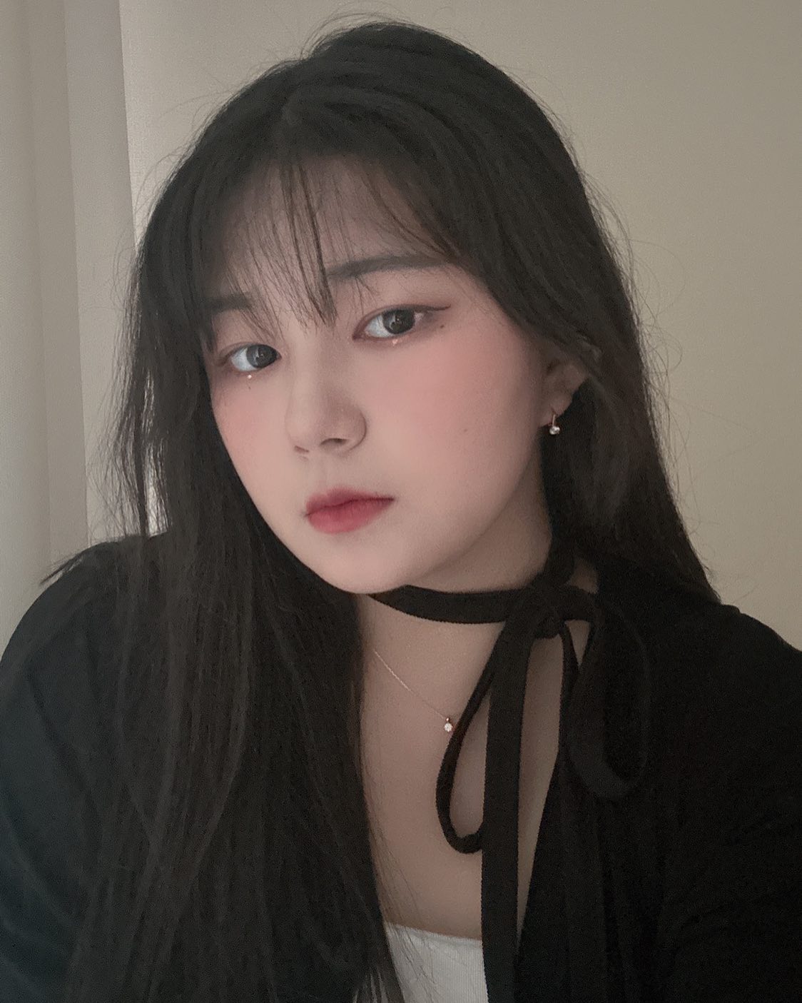 검은 리본 이모티콘은 왜 없을까 🎀🖤