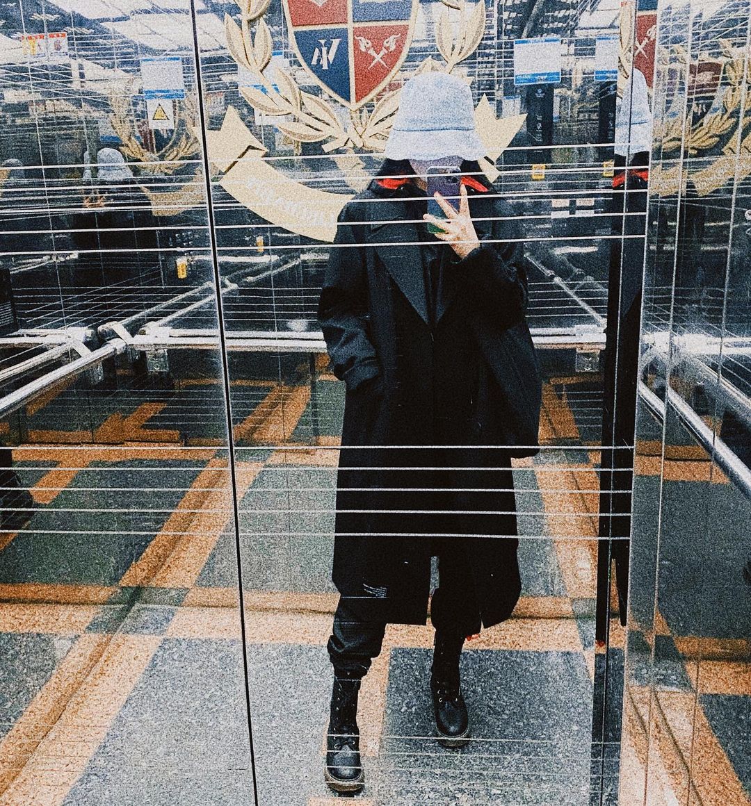 윰블리 on Instagram: “어랜만에 서울오니까 좋넹😌 다시 혼자살고싶닼ㅋㅋㅋㅋㅋㅋㅋ . . #ootd #black #look #hiphop #style #fashion #dailylook #dailypic”
