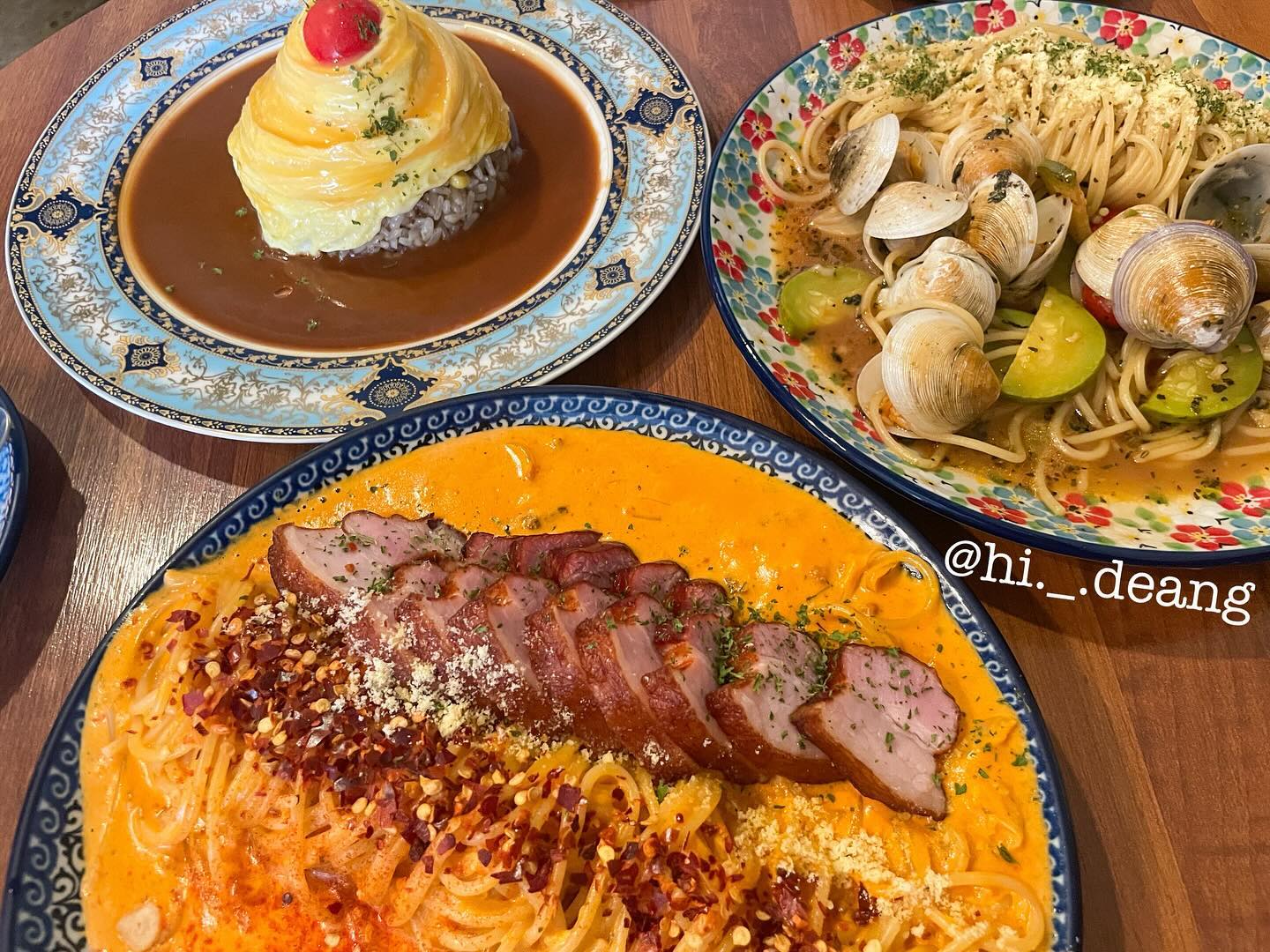 ॱଳ͘ 
오랜만에 서울에서 친구봤는데
내가 못 와본 맛집들이 많이 생겼네

여기 진짜 맛있쟈나,,,

파스타랑 오므라이스 다 취저야🤍

#서울 #홍대 #연남동 #연남취향