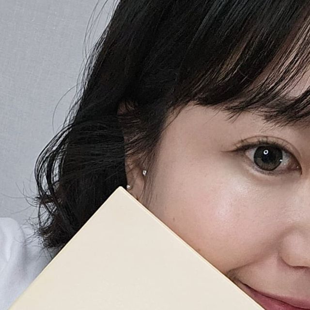  쿸소 on Instagram: "#협찬 @vivliv_official 저와 같은 급찐급빠 또는 한끼 준비가 힘들고 귀찮은 분들을 위한 간편식, 비브리브 꼬박꼬밥 단백질쉐이크를 소개해요💪

꼬박꼬밥은 국내 1위 여성 운동 유튜버 심으뜸님의 픽으로 유명한 제품인데요♥

꼬박꼬밥으로 끼니를 챙기게되면 일반식보다 435 칼로리를 덜 섭취하게 되지만 식사의 일부, 또는 전부를 대신할 수 있는 영양소를 가감하여 조제했다고해요!

저는 단맛은 덜하지만 단백질이 15.2g이나 들어있는 미숫가루로 곡물라떼를 만들어 주말 저녁으로 대체했어요☕️

바쁜 아침 식사가 어렵거나, 굶지않고 건강하고 맛있게 단백질 섭취를 원하시는 분들게 추천!

꽤나 든든하면서 씹는맛까지 더한 꼬박꼬밥으로 건강한 일상 보내시길 바래요👍

#단백질쉐이크 #꼬박꼬밥 #다이어트 #쉐이크 #다이어트쉐이크"