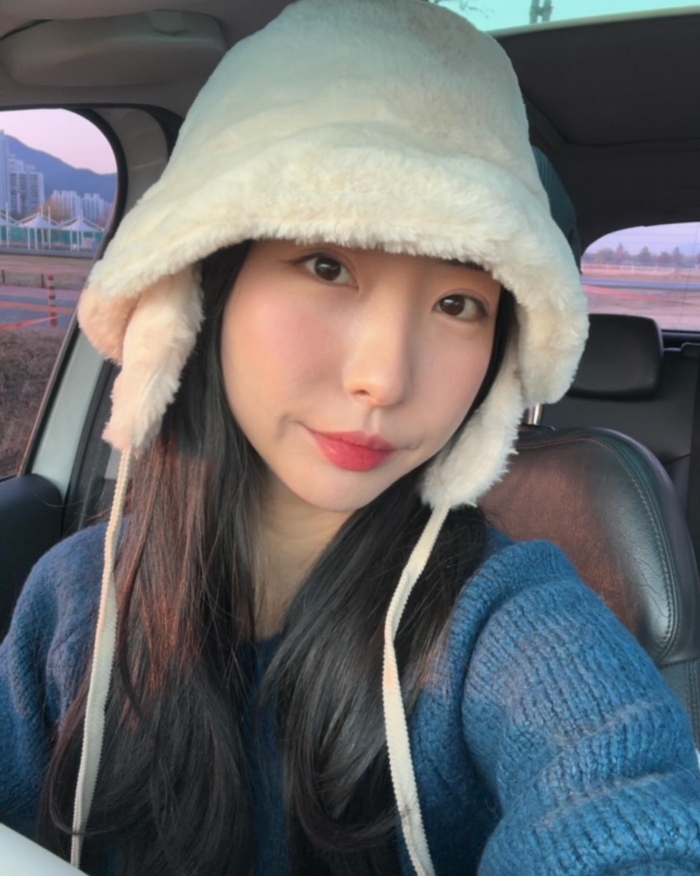 머리 했으니 사진 남겨조야지-❄️🤍
