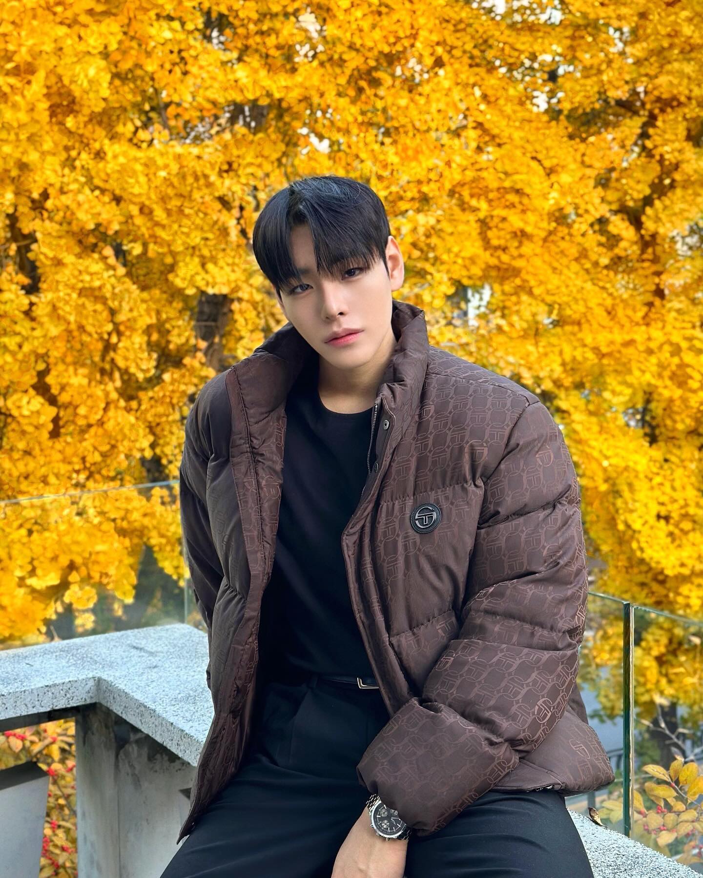 #협찬 sergiotacchini_kr 
프리미엄 테니스 헤리티지 브랜드 세르지오 타키니 패딩 입으니까 추위에도 든든💪 심볼 로고가 고급스럽고 프리미엄 유러피안 구스 충전재 덕분에 따숩고 가벼워요. 유니크하면서도 고급스러운 숏패딩을 찾으셨던 분들께 추천함다💛

#sergiotacchini #세르지오타키니 #세르지오타키니크루 #tennis #테니스 #테니스타그램 #테니스룩 #테니스복 #테니스웨어 #올드머니 #올드머니스포츠 #테니스코어 #패딩 #구스다운 #남자패딩
