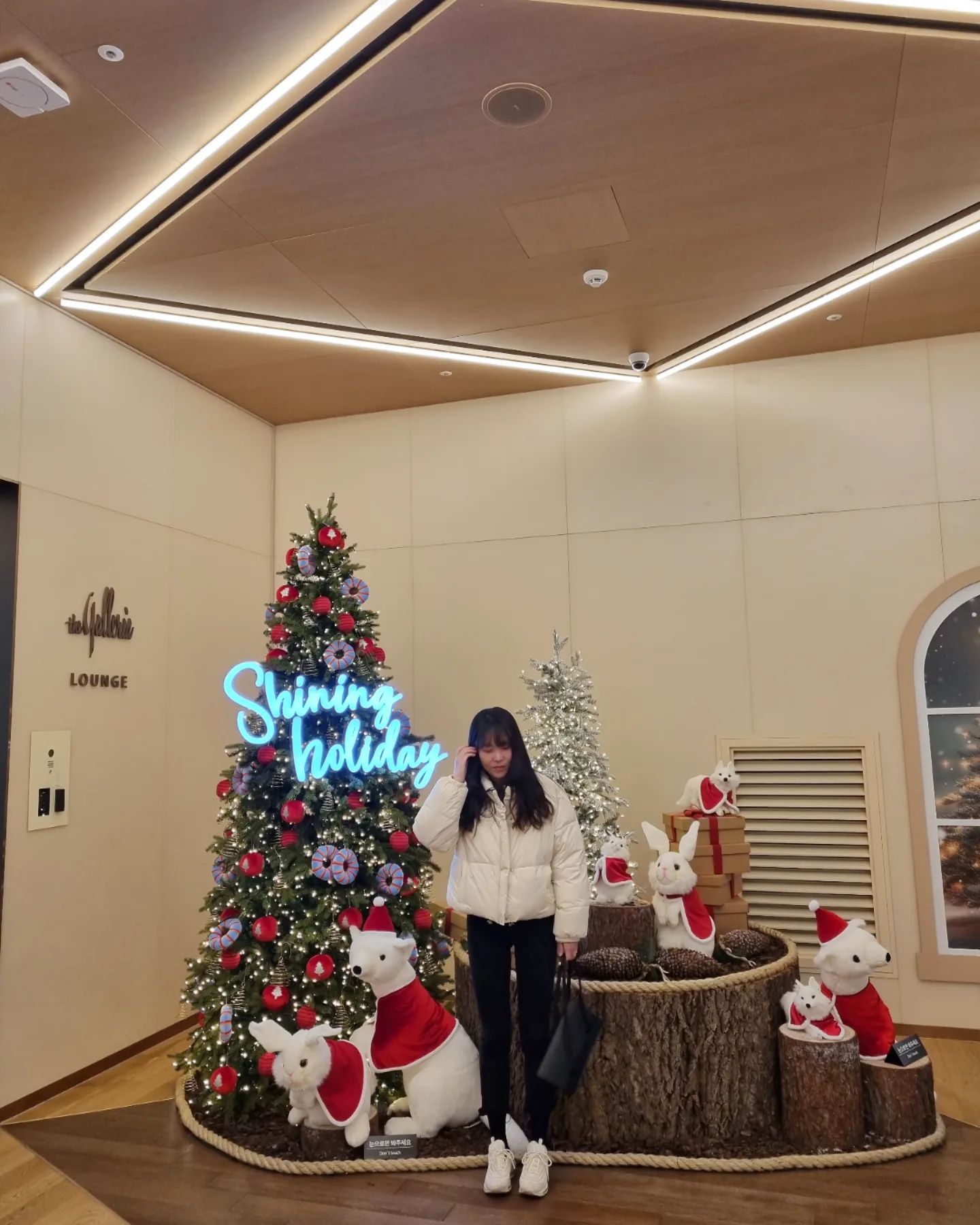 벌써?🎄
.
.
.
#벌써 #크리스마스트리 #겨울 #춥다 #광교갤러리아 #일상 #셀카 #daily #dailylook #ootd #ootdfashion #첫줄 #소통 #좋아요