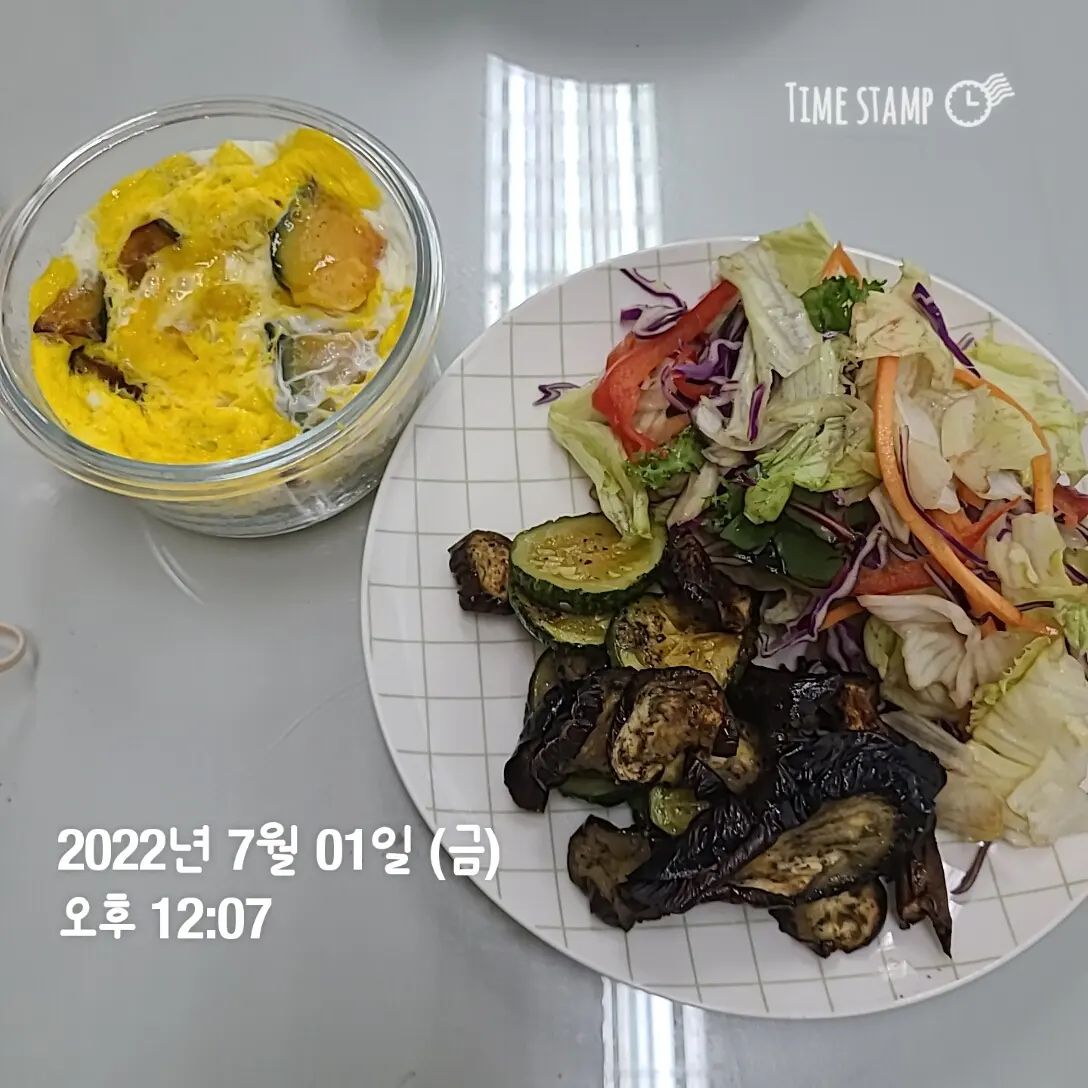 #곽고운동기록 #🏋
#PT_100회차

대망의 피티 100회차

15k 원판 오버헤드스쿼트30 짧게20 길게10
10k 워킹런지 14*2 
버피 12
3세트

35k 렛풀다운 30 25 25
10k 바벨로우  25 20 20
8k 오버헤드프레스 25
3k 사이드프론트 레터럴레이즈 15

3세트

아침공복사이클60분 런닝30분
복근

#곽고식단 #🐷
⭒아침:프로틴쉐이크 바나나
⭒점심:단호박계란찜 샐러드 가지애호박구이
⭒저녁:닭찌양배추버섯구이 귀리현미밥80

월화쉬니까 일주일순삭
주말은푹쉬어야징💜