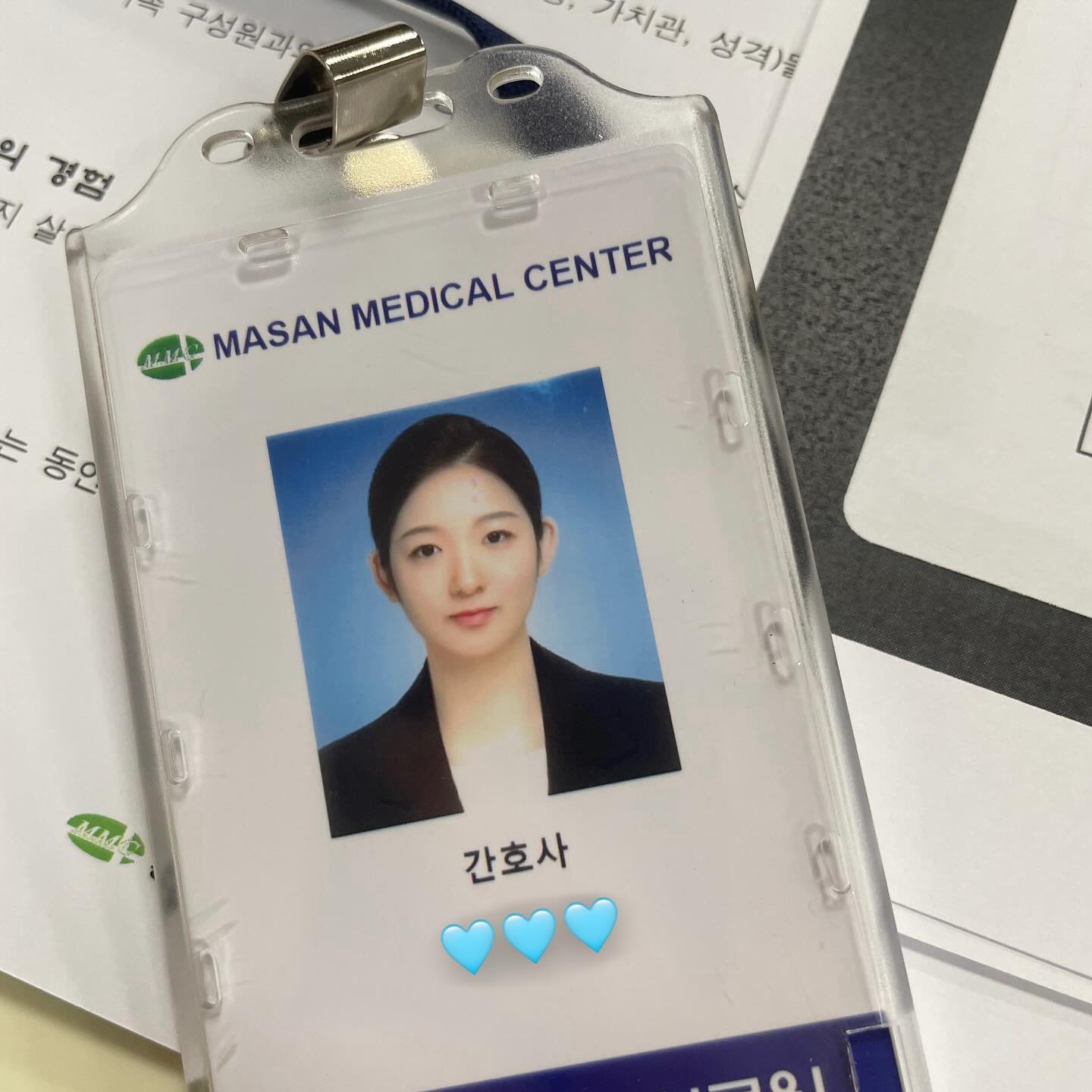💙입사 D+1💙
오늘부로 진정한 RN이 되었습니당..!!
원티드 반영되서 외과병동으로 가게 됐어용✨
좋은 쌤들 곁에서 잘 적응하는 삐약이가 되도록 노력하겠습니당.. 팟팅 🫣👊