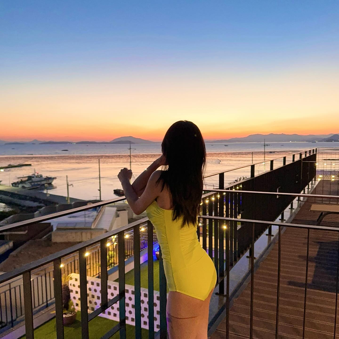 🧡와온해변의 노을이 펼쳐진 풀빌라 리조트라움🧡
⠀
봄 , 여름 , 가을 , 겨울 사계절 내내 노을의 명소 
순천와온해변 노을을 볼 수 있는 풀빌라 !

바다가 바로 앞에 있는 인피니티풀도 있고

퀄리티 높은 객실이 10평대부터 50평대까지
다양하게 있는 럭셔리 풀빌라✨

📍전남 순천시 해룡면 상내리 475-1
⏰ Check-in 15 : 00
⏰ Check-out 11 : 00

✨수능 이벤트✨
2023년 11월 ~ 2024년 2월
수능 응시자,대학 입학예정자,초 중 고 입학예정자
최대 20% 할인 이벤트 중 !!

#순천펜션 #순천풀빌라 #순천가볼만한곳
#여수펜션 #순천리조트라움