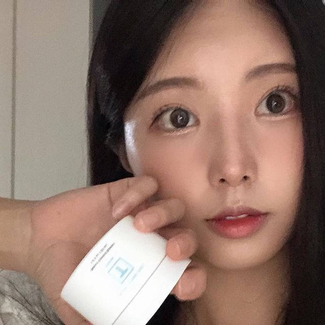 우당탕탕 이우동 ᕕ( ᐛ )ᕗ on Instagram: "#광고 민감피부, 속건성,유수분 밸런스 조절 으로 고민이신 분들 여기 주목 해주세여!! 🤸💓 피부에 피지가 과잉분비되어 모공을 막고 그것으로 인