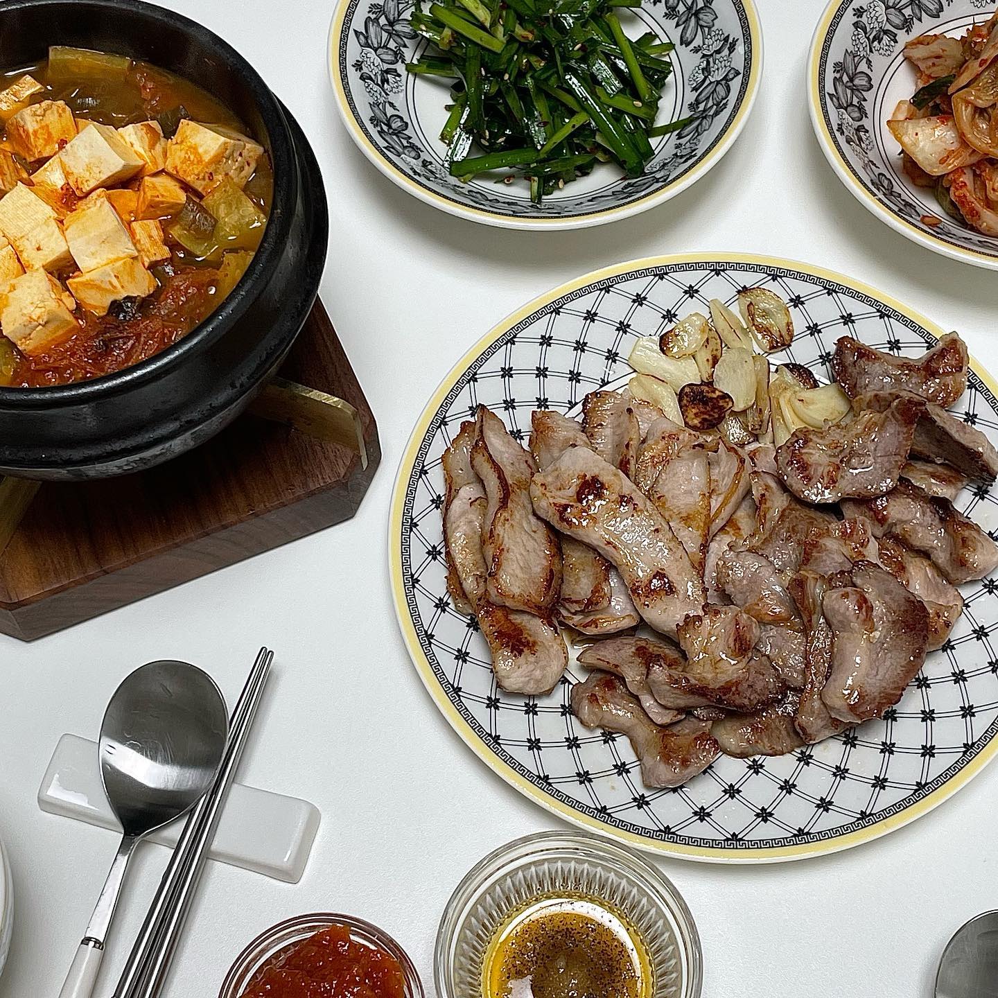 오늘점심💛
#항정살
#가브리살
#부추무침 
#김치찌개 🍲