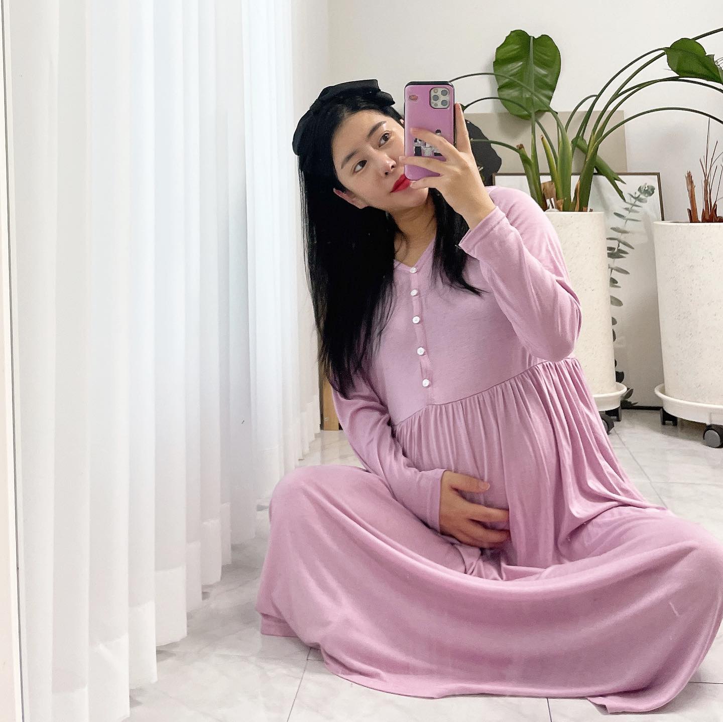 만삭일때가 지금보다 더 나은걸
한살이라도 더 젊어서 일까요?
신상은 사는데 찍지 못하고 
끝나는 옷들이 많아여~(😭😭😭)
그래도 진행 계속 하는것들은 업뎃 해두는데
꾸준히 주문을 주세요~
감사드립니다🫶🫶🫶
임산부님들께 진짜 추천 드리는 홈웨어~
추석후 순차적 발송 가능하니 미리미리
주문 주세요~
출산후에 집에서 수유복으로도 좋아서
강츄!