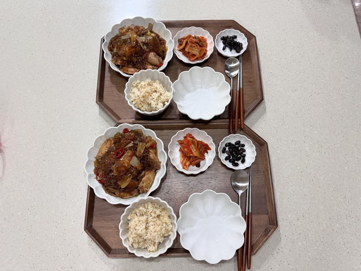 오늘 저녁 윙봉 찜닭~

#윙볼찜닭 #초등학생저녁밥상